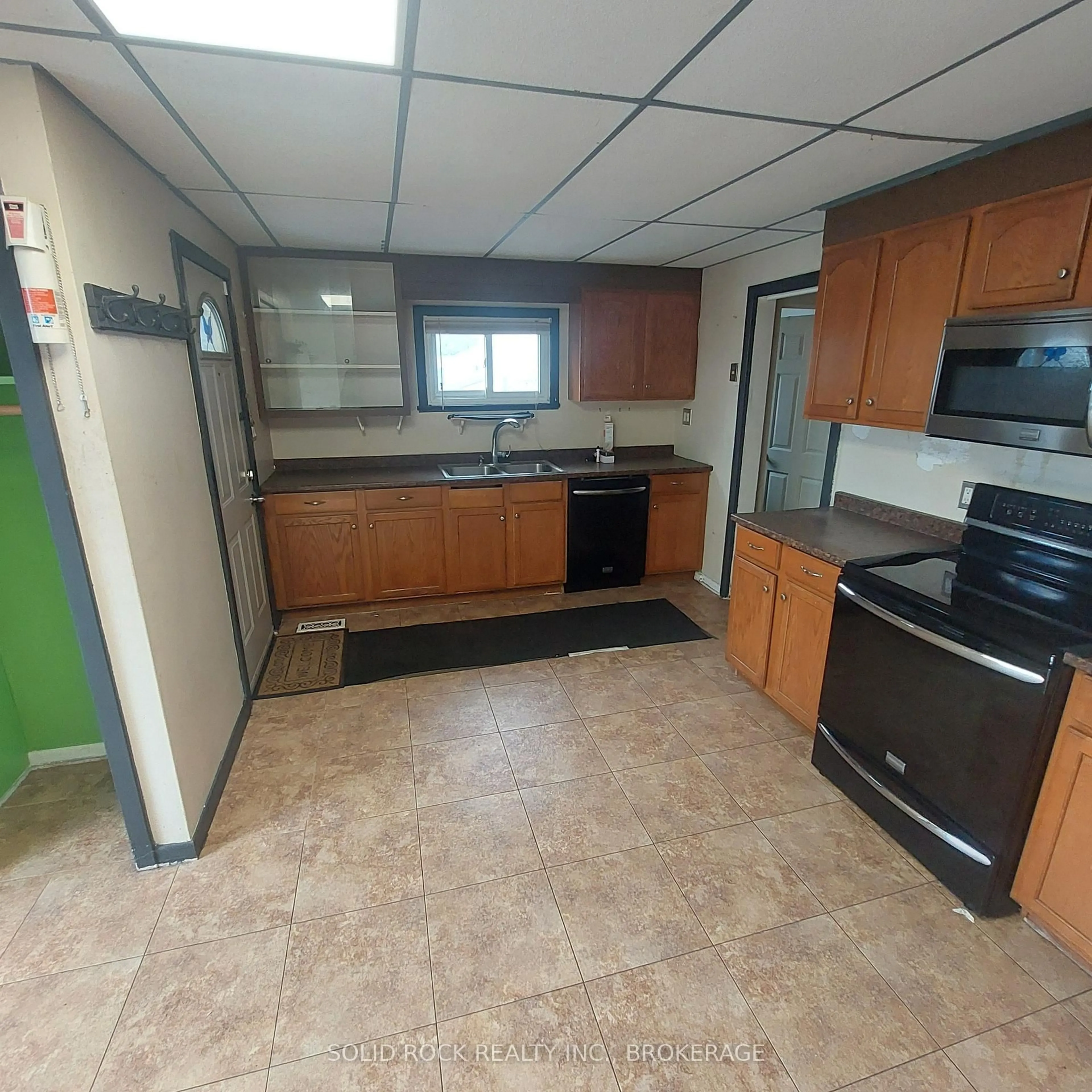 Standard kitchen, unknown for 7 Orchard Dr, Belleville Ontario K8P 2K2