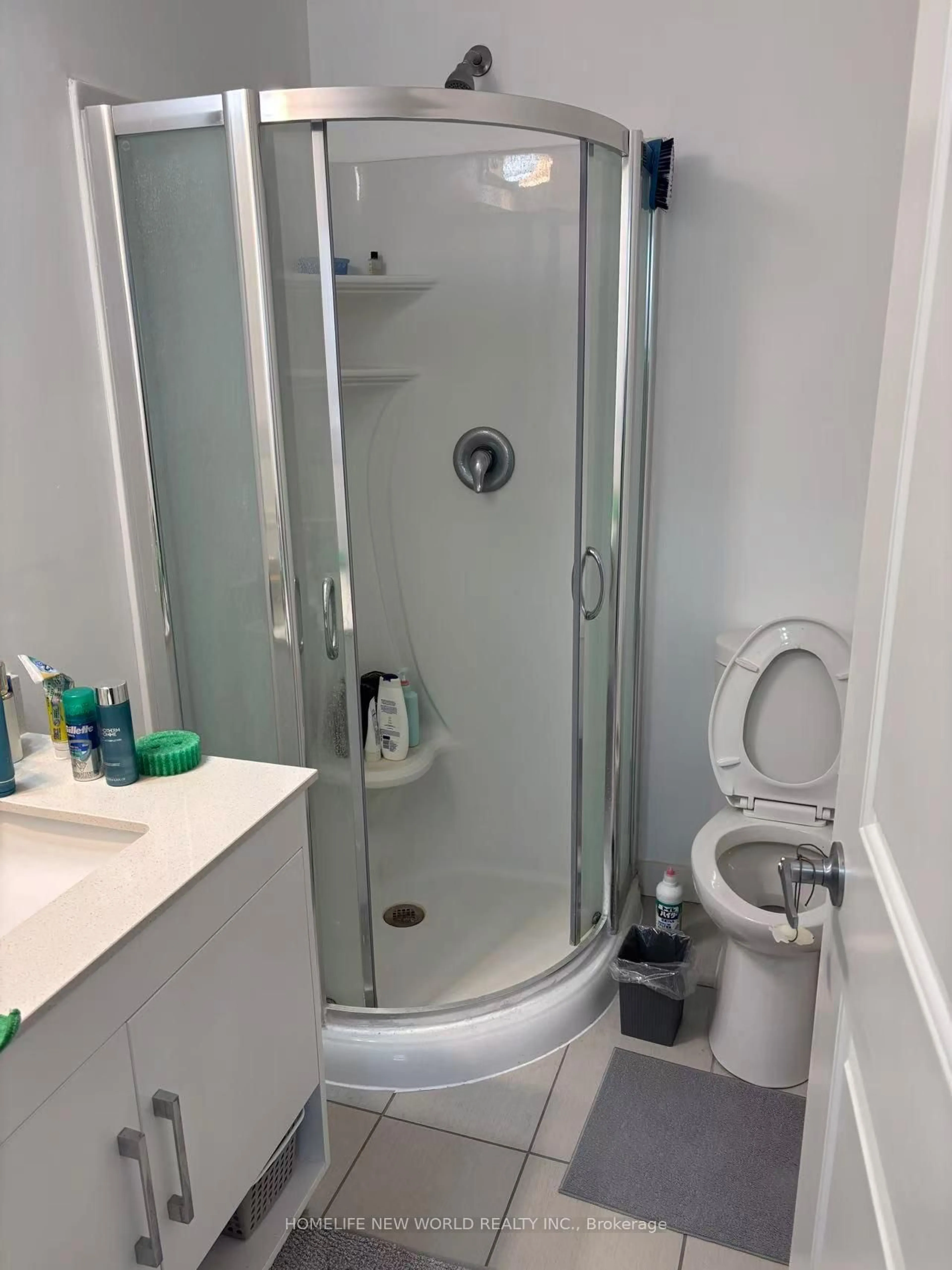 Standard bathroom, floor is not visible for 1219 Gordon St #514, Guelph Ontario N1L 1H2