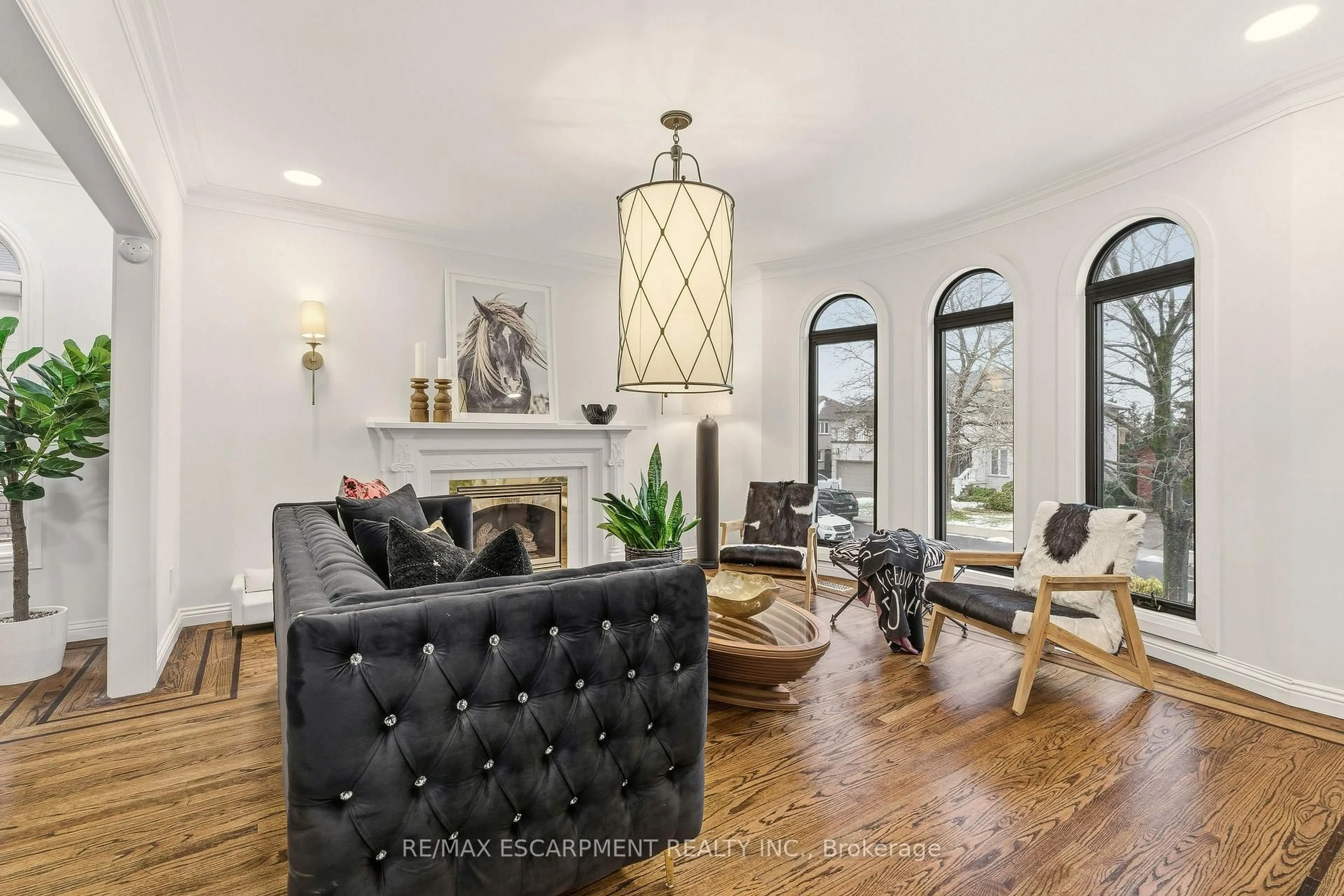 Living room with furniture, unknown for 82 Maple Dr, Hamilton Ontario L8G 3C2