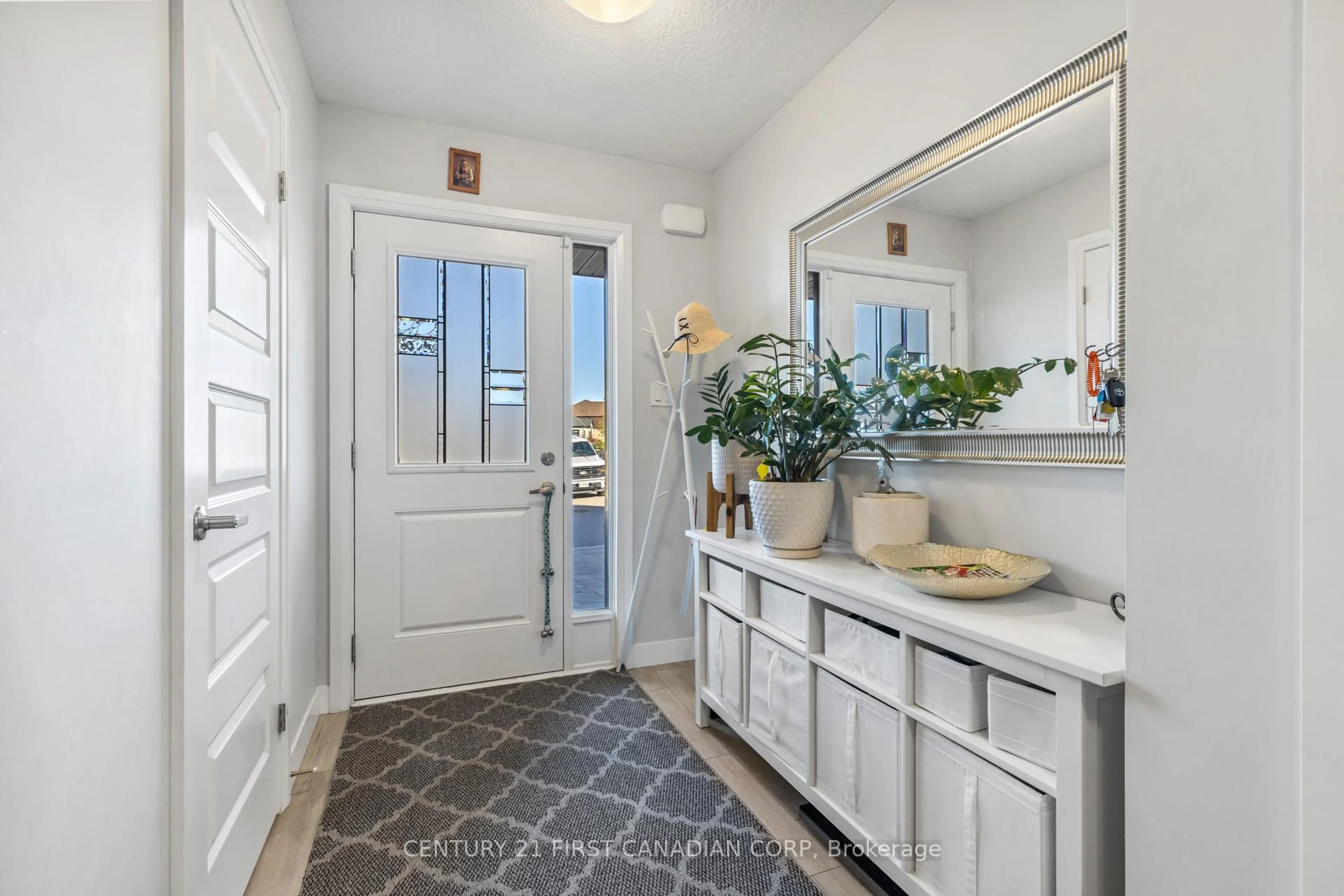 Indoor entryway for 1110 Meadowlark Rdge #5, London South Ontario N6M 0H4