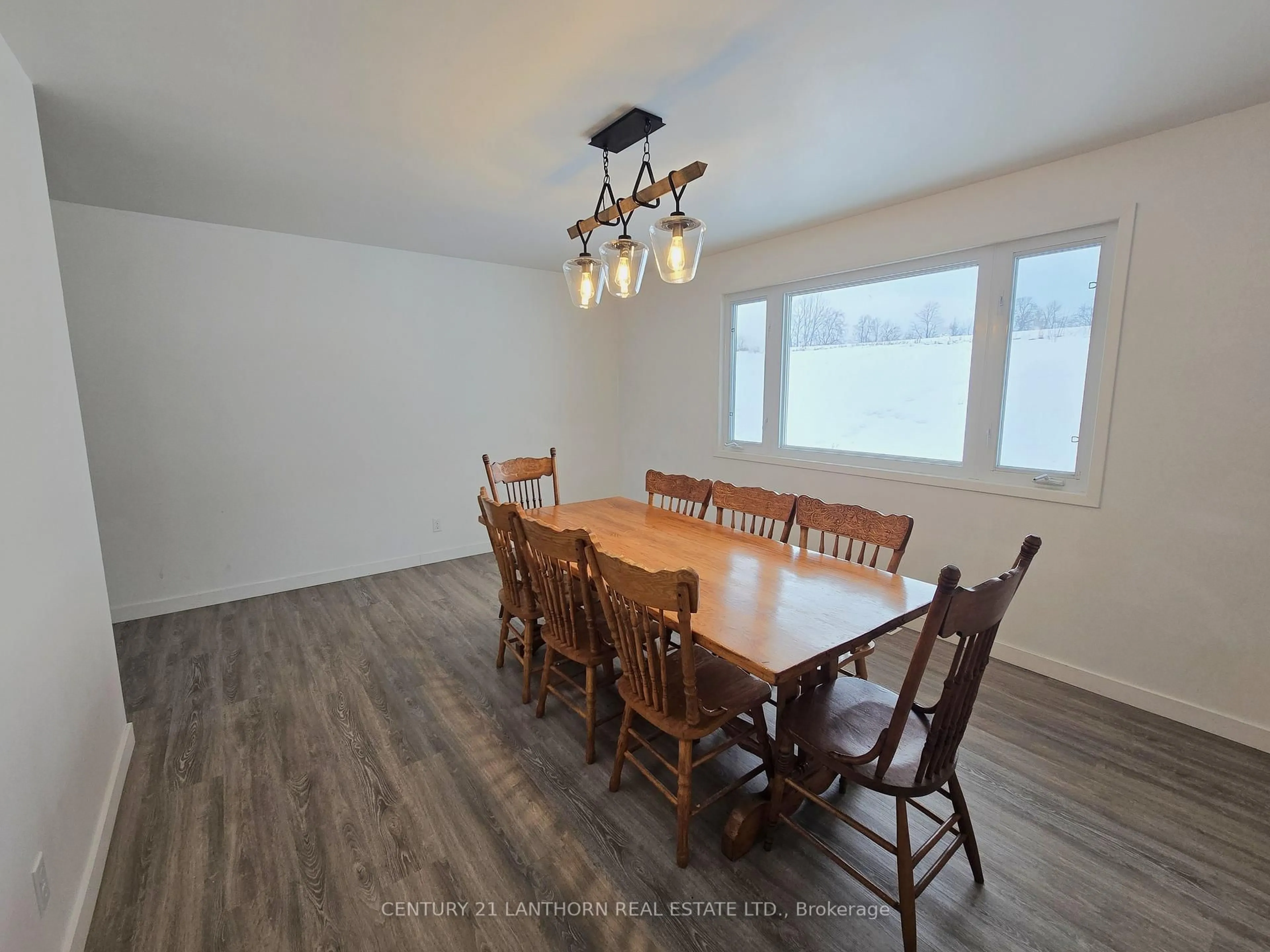 Dining room, wood/laminate floor for 87 Rorabeck Rd, Trenton Ontario K8V 5P8