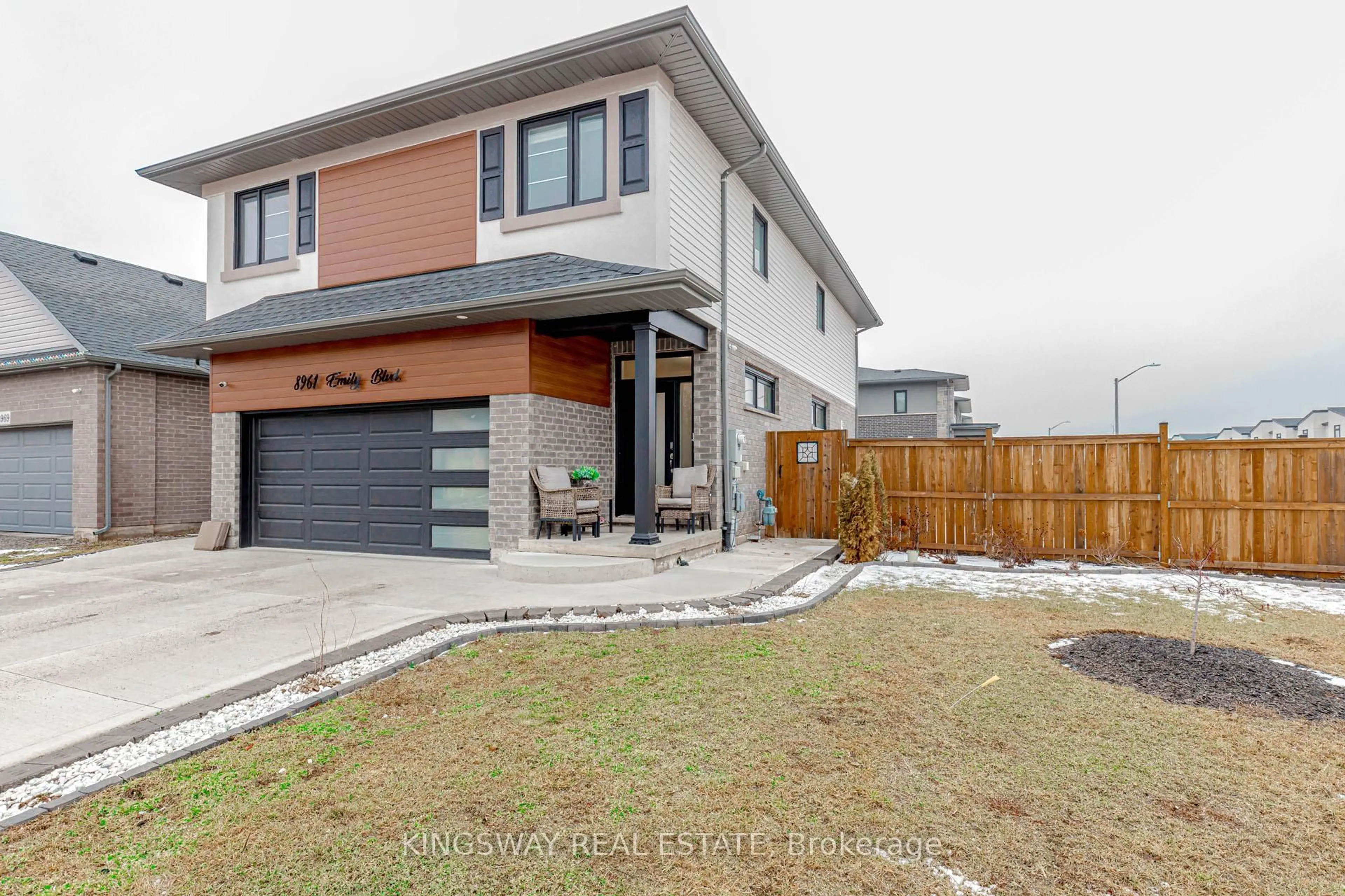 Home with brick exterior material, street for 8961 Emily Blvd, Niagara Falls Ontario L2H 3T1