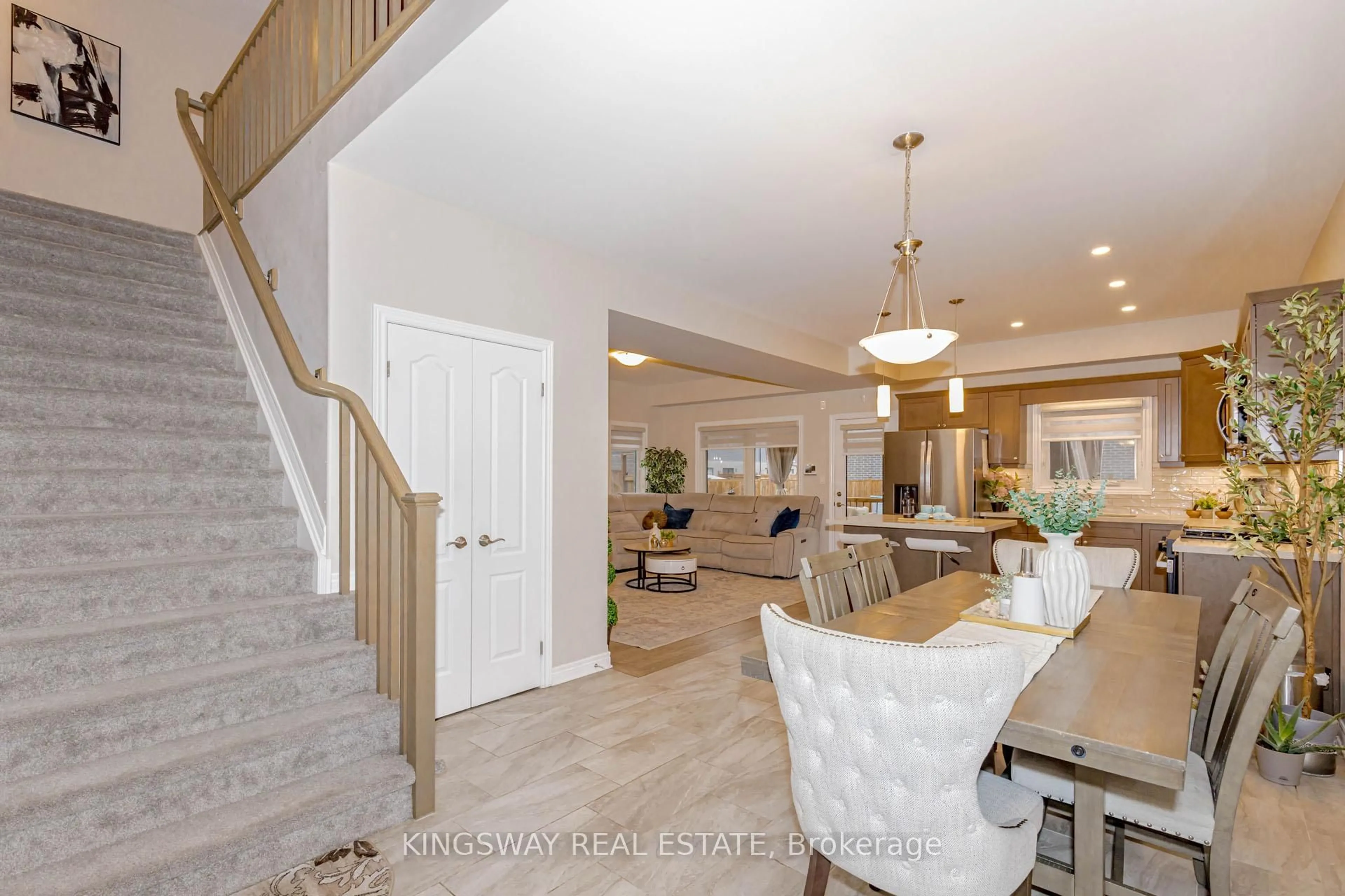 Open concept kitchen, unknown for 8961 Emily Blvd, Niagara Falls Ontario L2H 3T1