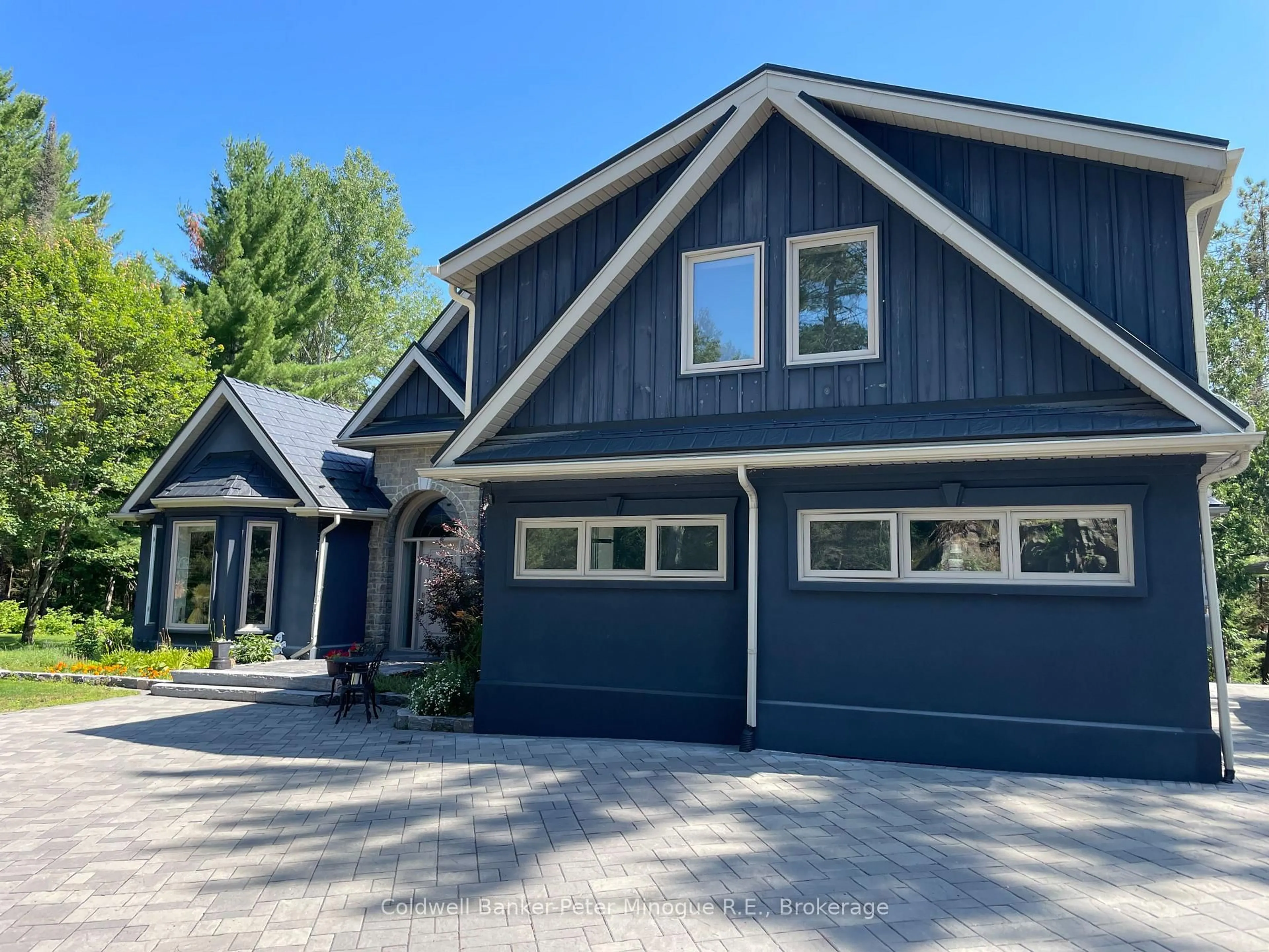 Home with vinyl exterior material, street for 218 Bayview Rd, North Bay Ontario P1B 8G4