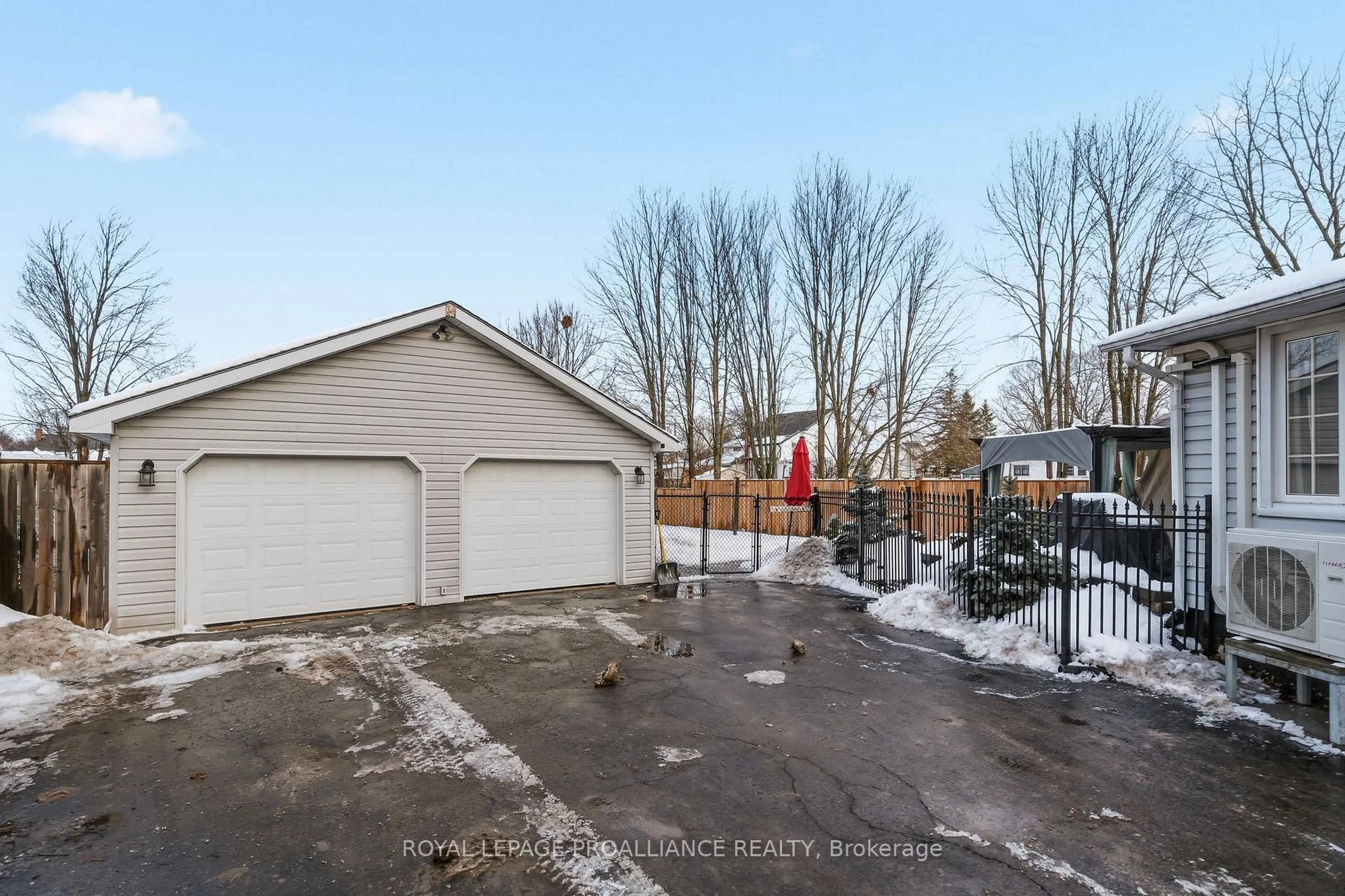 A pic from outside/outdoor area/front of a property/back of a property/a pic from drone, street for 16 Benjamin St, Belleville Ontario K8P 1P7