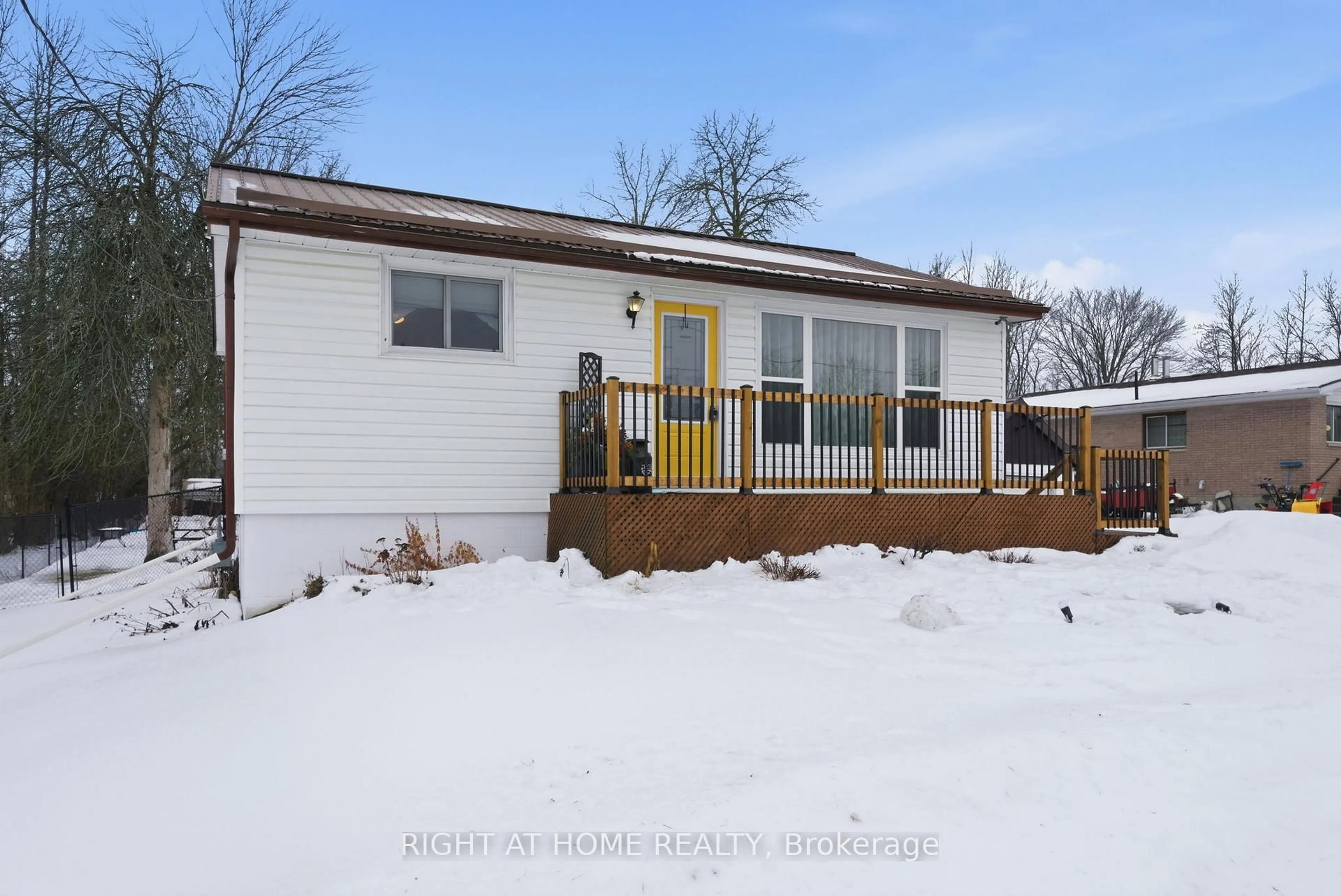 A pic from outside/outdoor area/front of a property/back of a property/a pic from drone, street for 376 Meyers Creek Rd, Trenton Ontario K8V 5P8