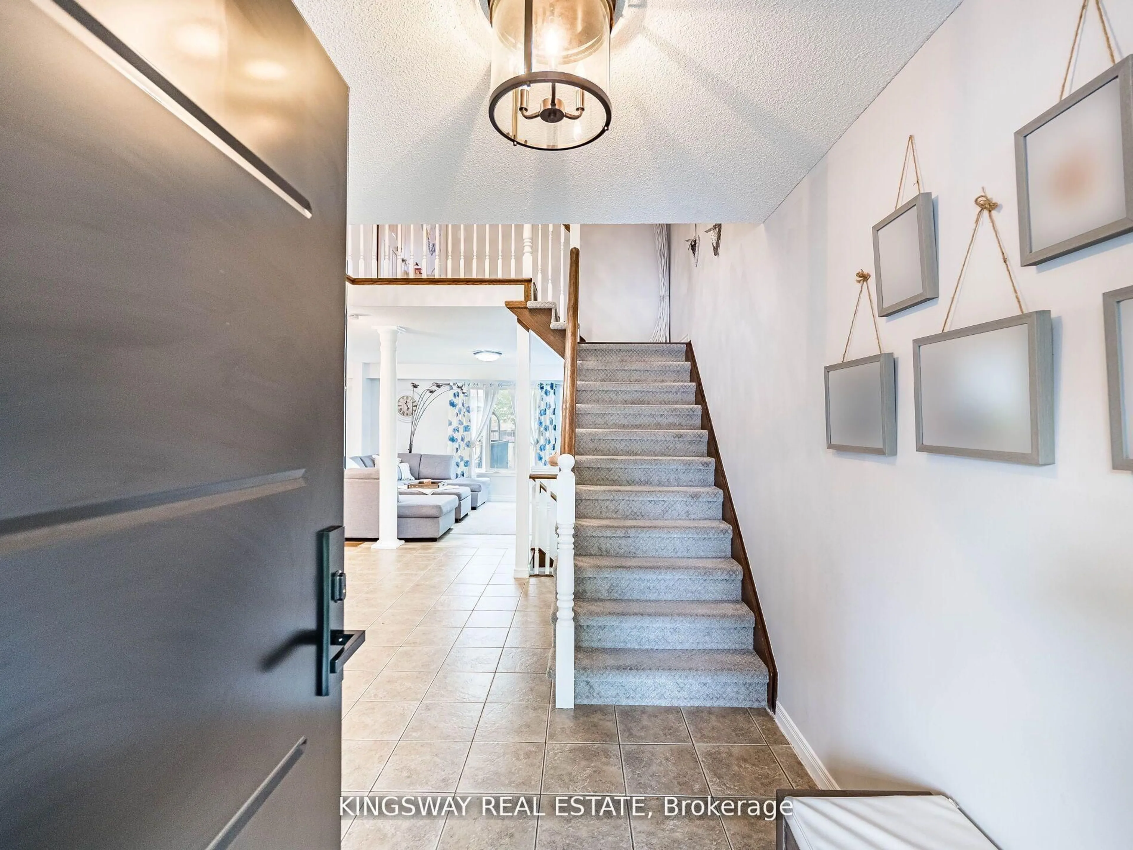 Indoor entryway for 278 Southbrook Dr, Hamilton Ontario L0R 1C0