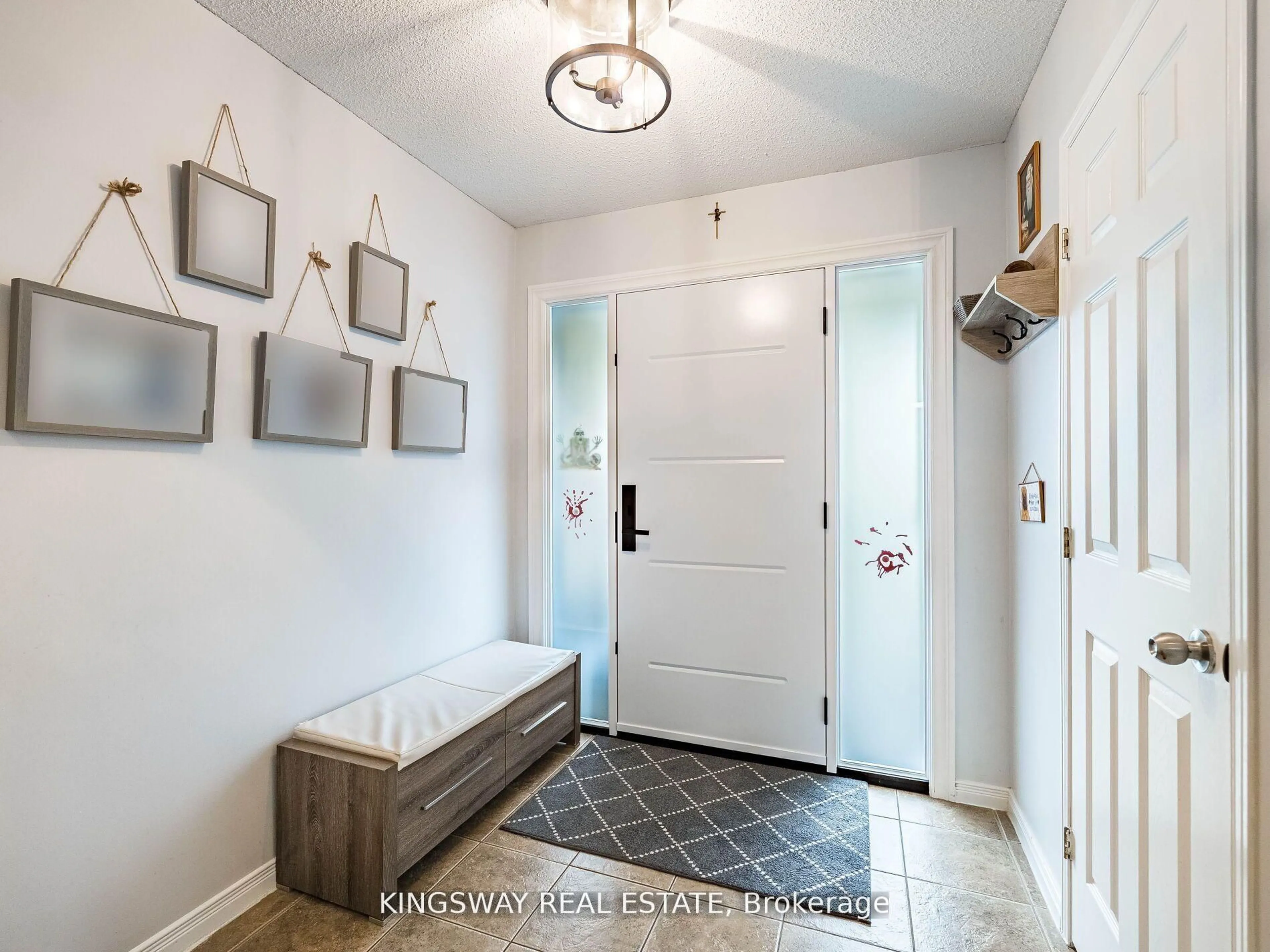 Indoor entryway for 278 Southbrook Dr, Hamilton Ontario L0R 1C0