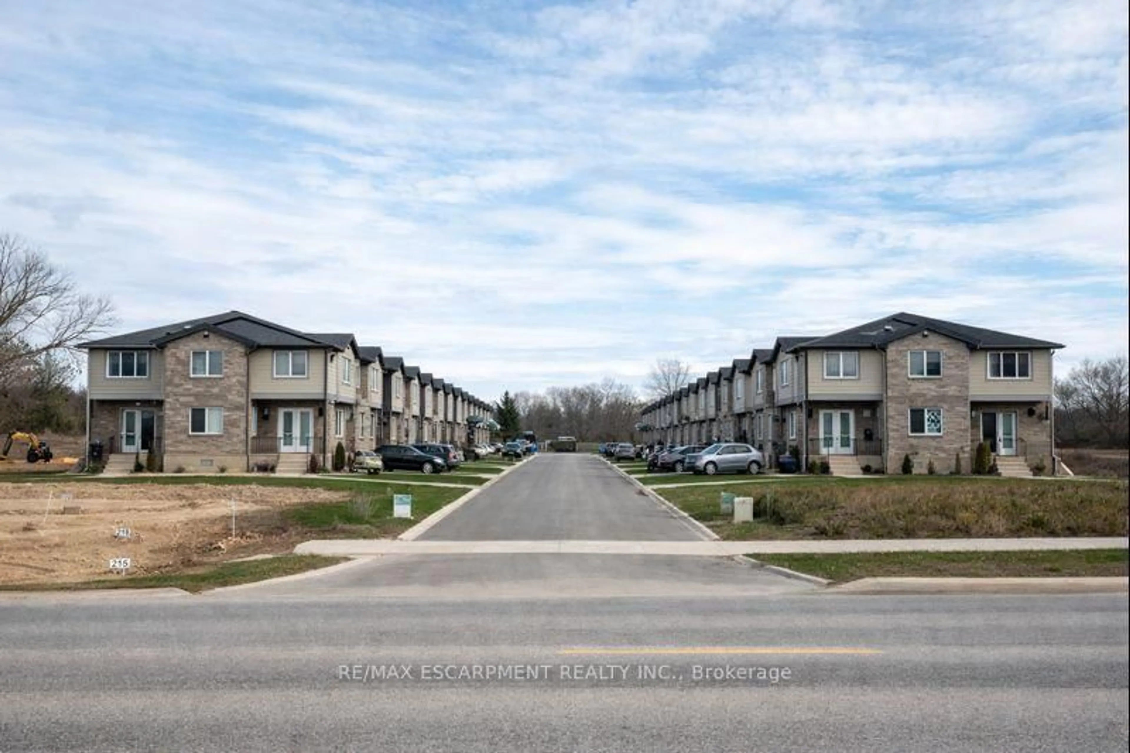 Unknown for 206 Charles St, Norfolk Ontario N0E 1Y0