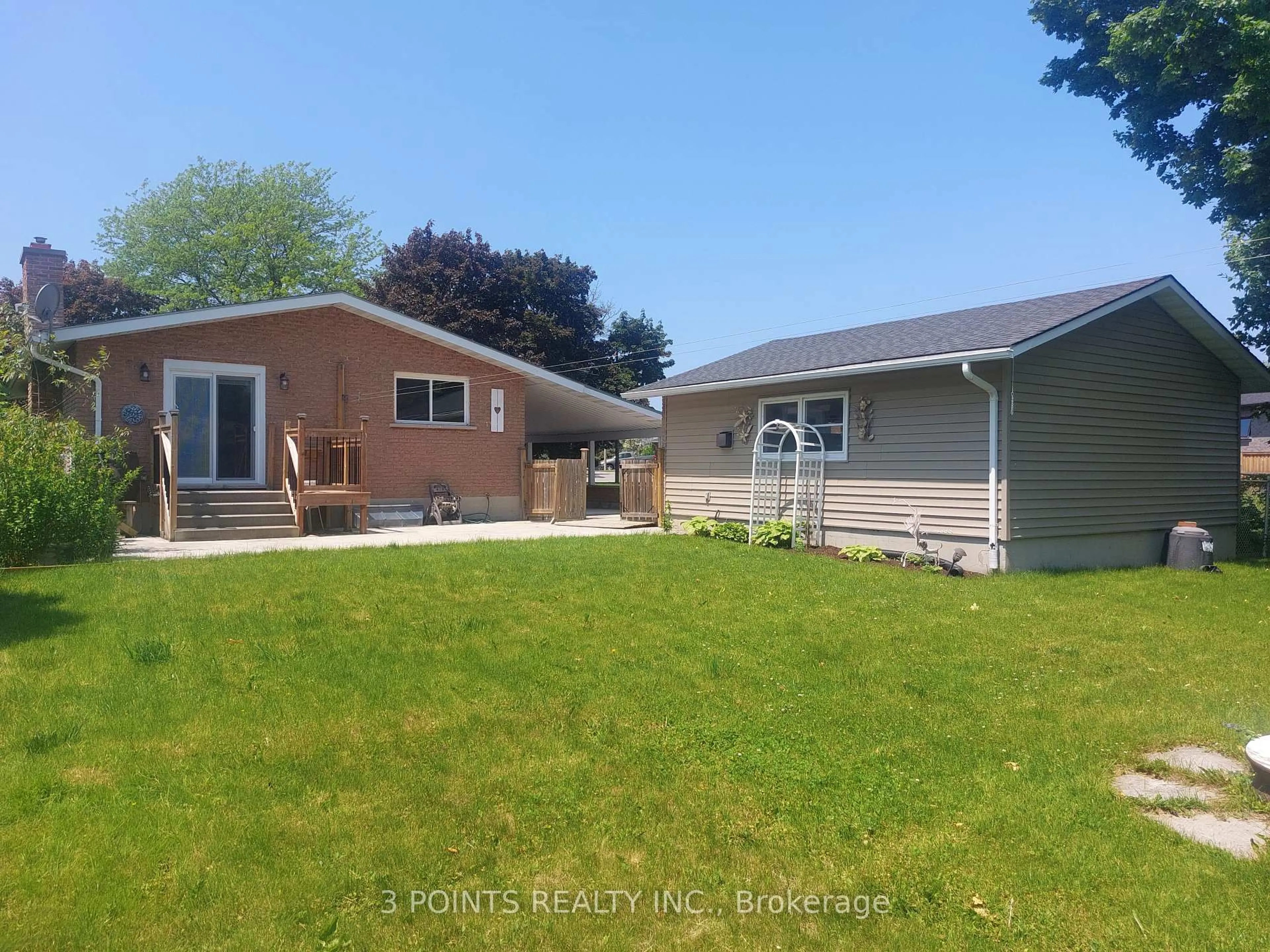 Unknown for 377 South St, Goderich Ontario N7A 3M7