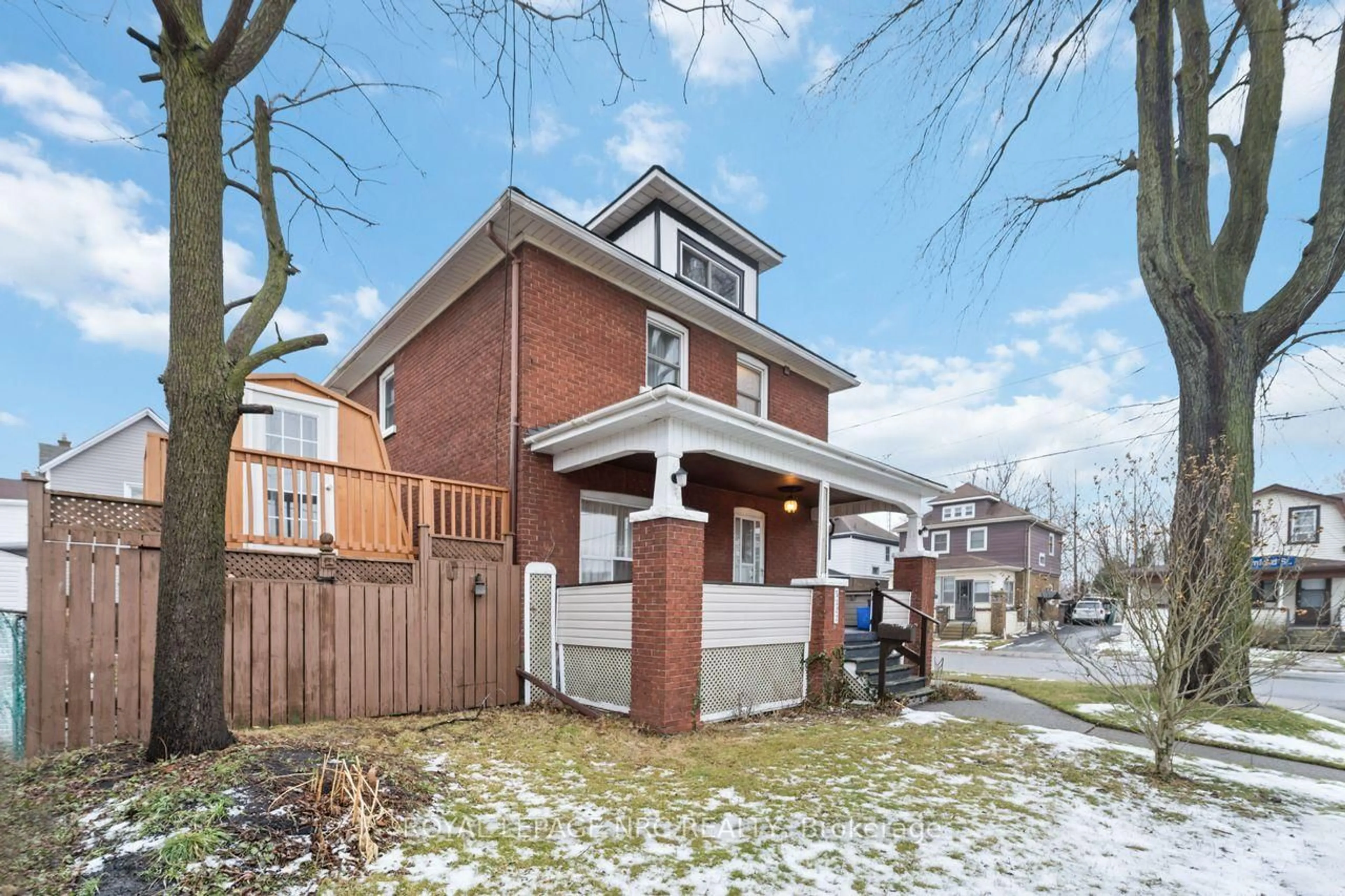 Home with brick exterior material, street for 5322 Heywood Ave, Niagara Falls Ontario L2E 4V6