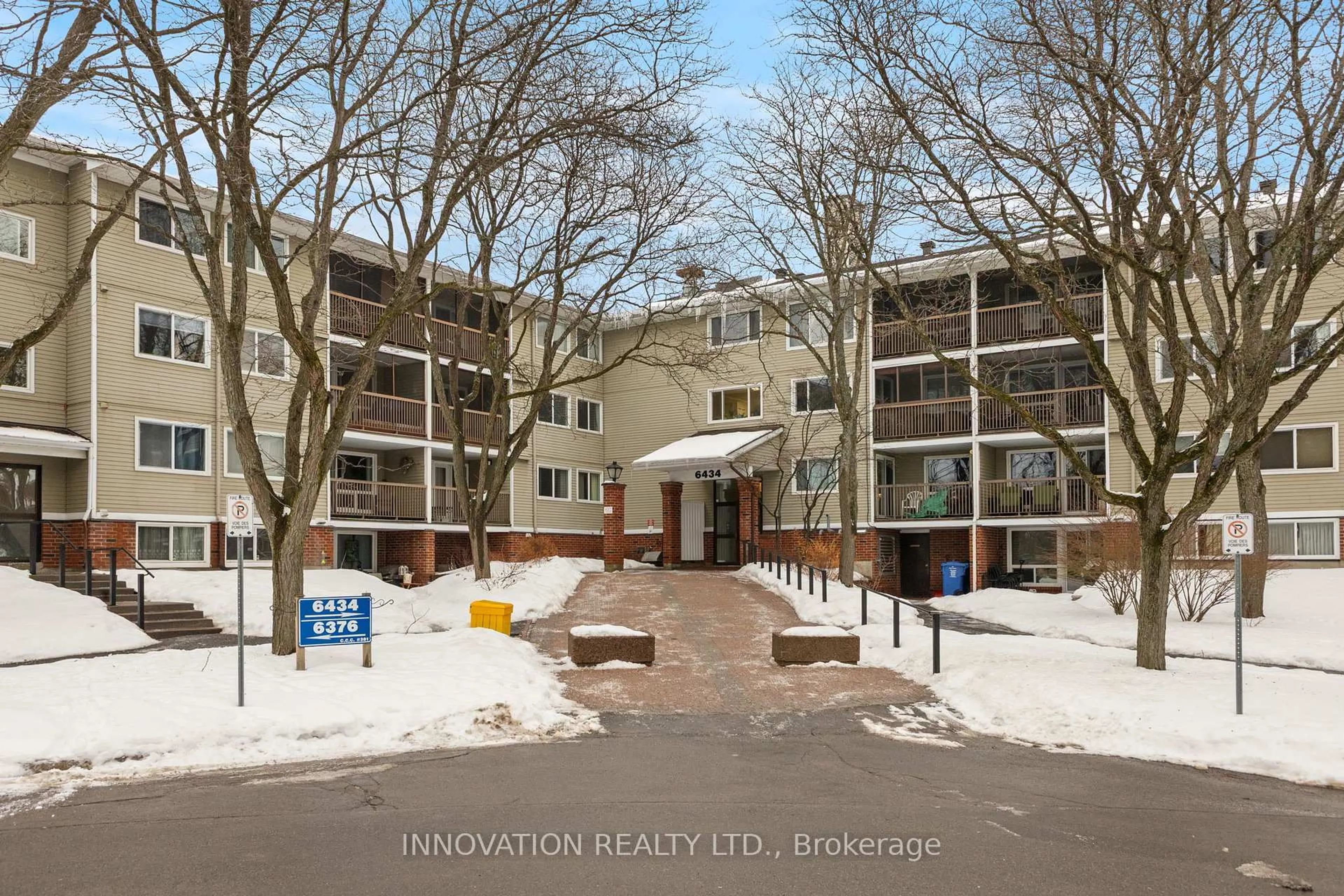 Indoor entryway for 6434 Bilberry Dr #316, Ottawa Ontario K1C 4P5