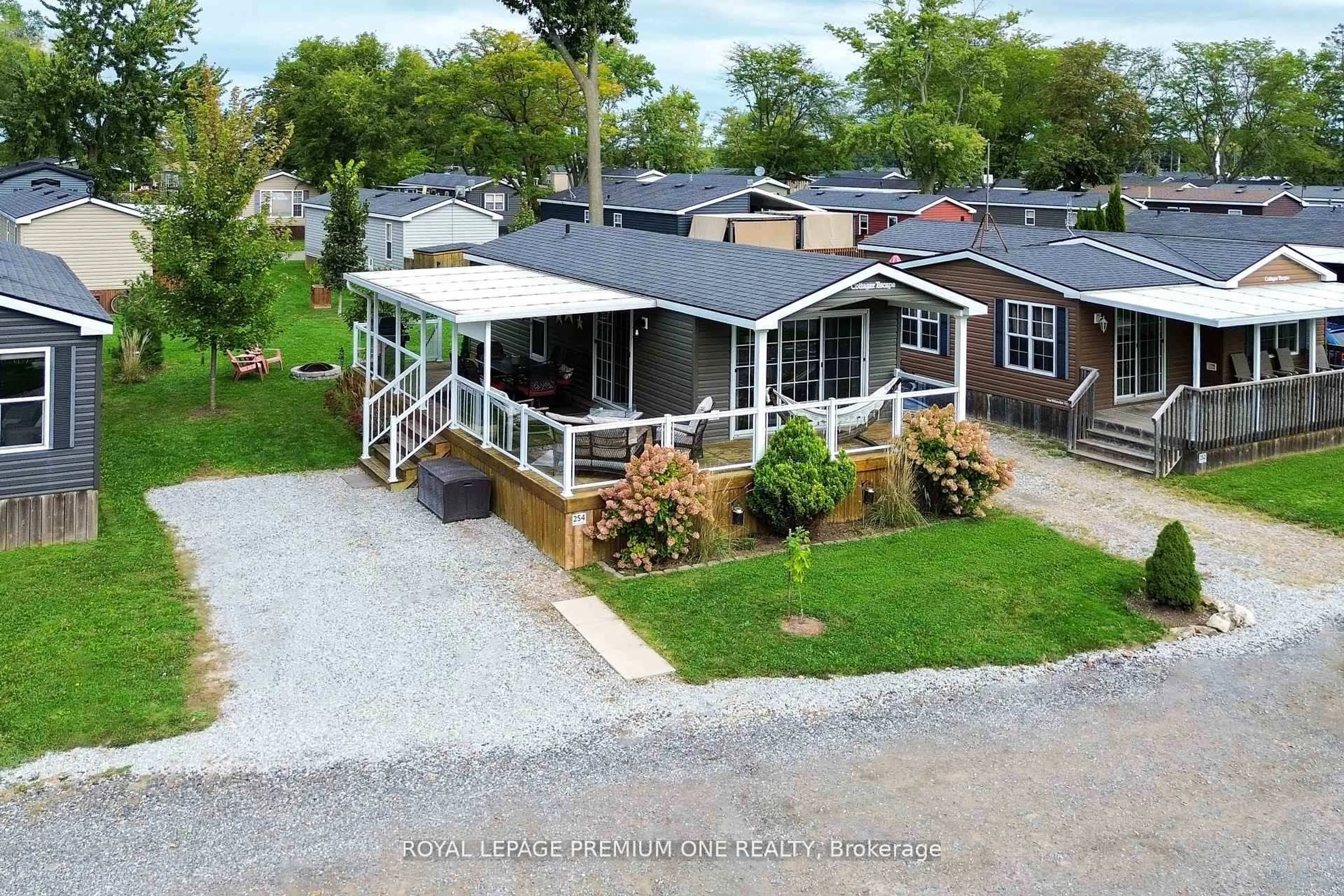 A pic from outside/outdoor area/front of a property/back of a property/a pic from drone, street for 1501 LINE 8 Rd #254, Niagara-on-the-Lake Ontario L0S 1J0