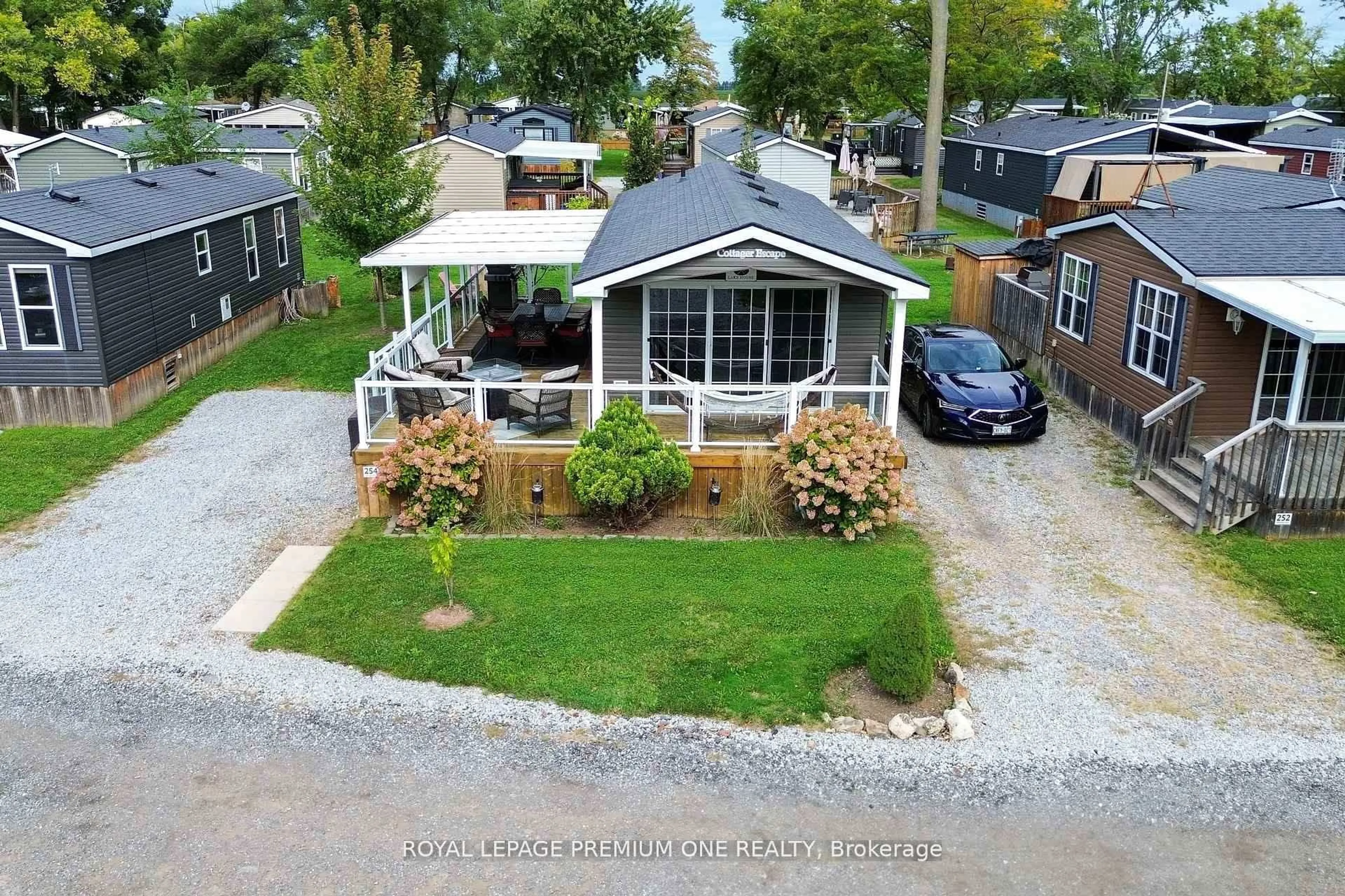 A pic from outside/outdoor area/front of a property/back of a property/a pic from drone, street for 1501 LINE 8 Rd #254, Niagara-on-the-Lake Ontario L0S 1J0