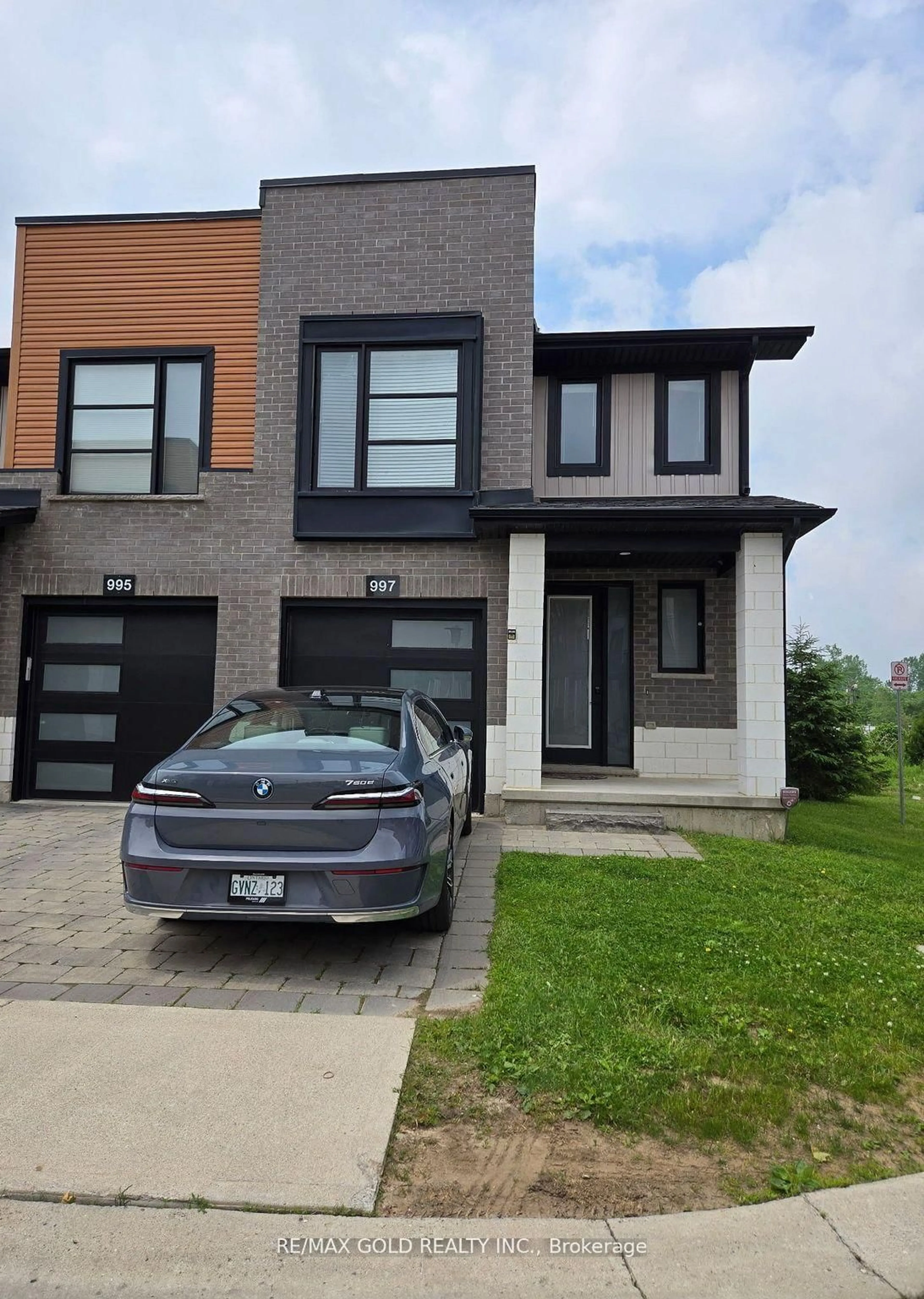 Home with brick exterior material, street for 997 West Village Sq, London North Ontario N6H 0J7