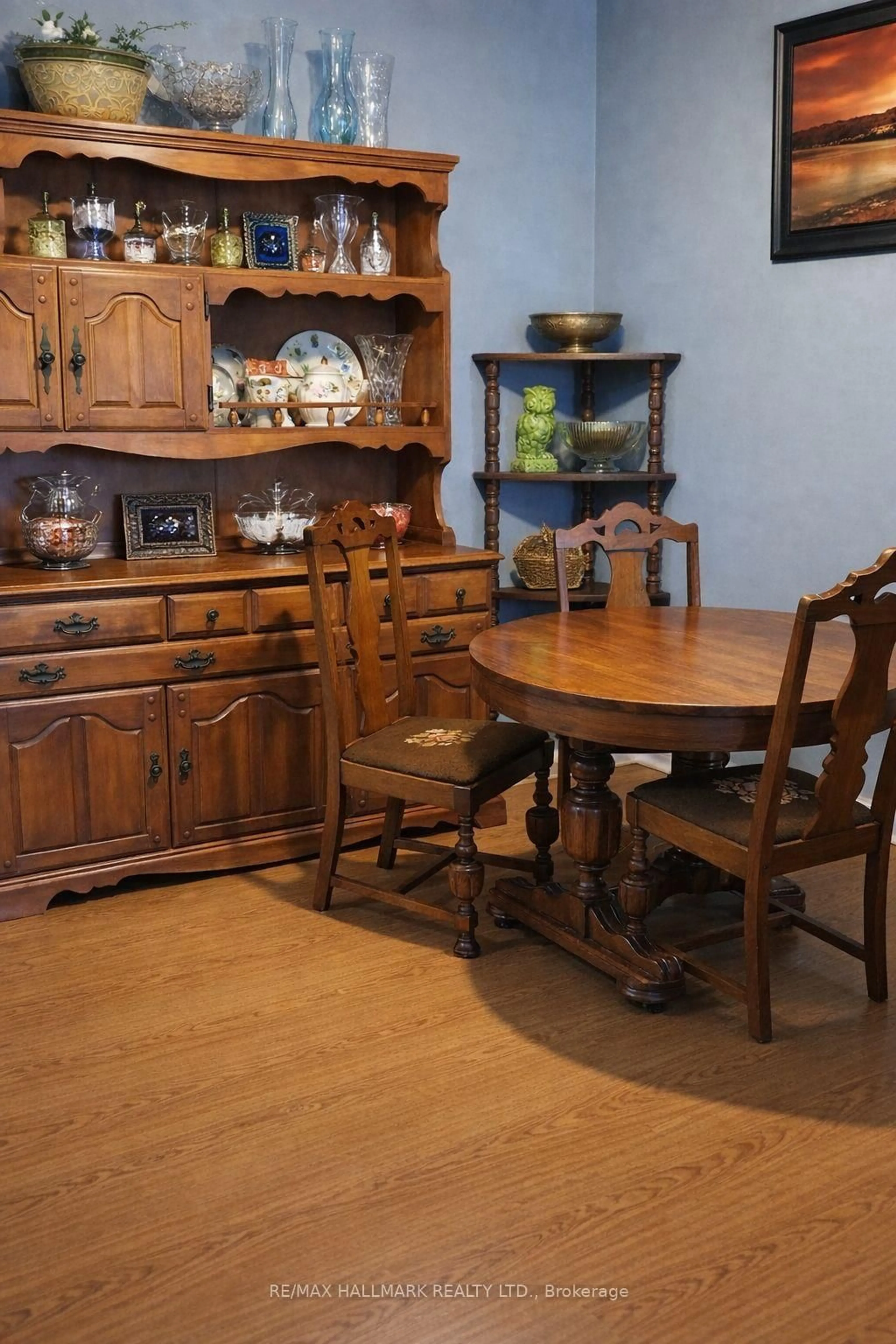 Dining room, wood/laminate floor for 2 Chittim Rd #401, Chatham-Kent Ontario N0P 1A0