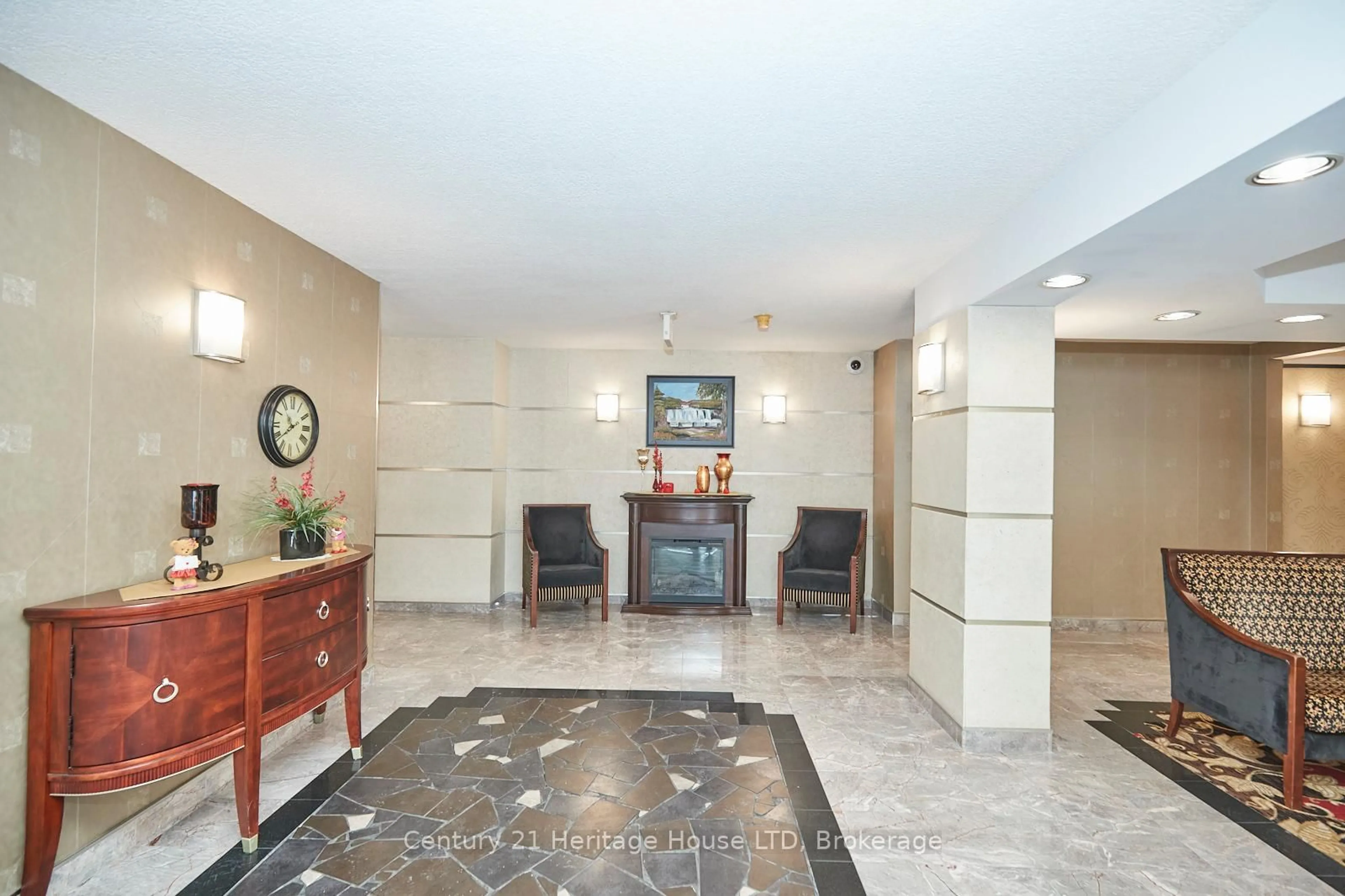 Lobby for 5100 Dorchester Rd #307, Niagara Falls Ontario L2E 7H4