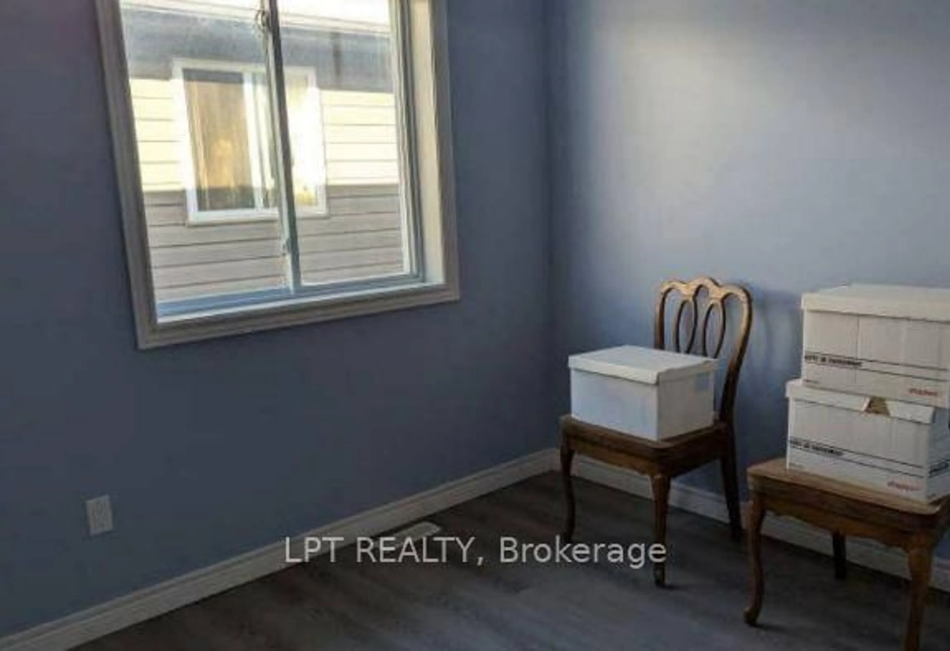 A pic of a room for 212 Ewart St, Strathroy-Caradoc Ontario N7G 4G6