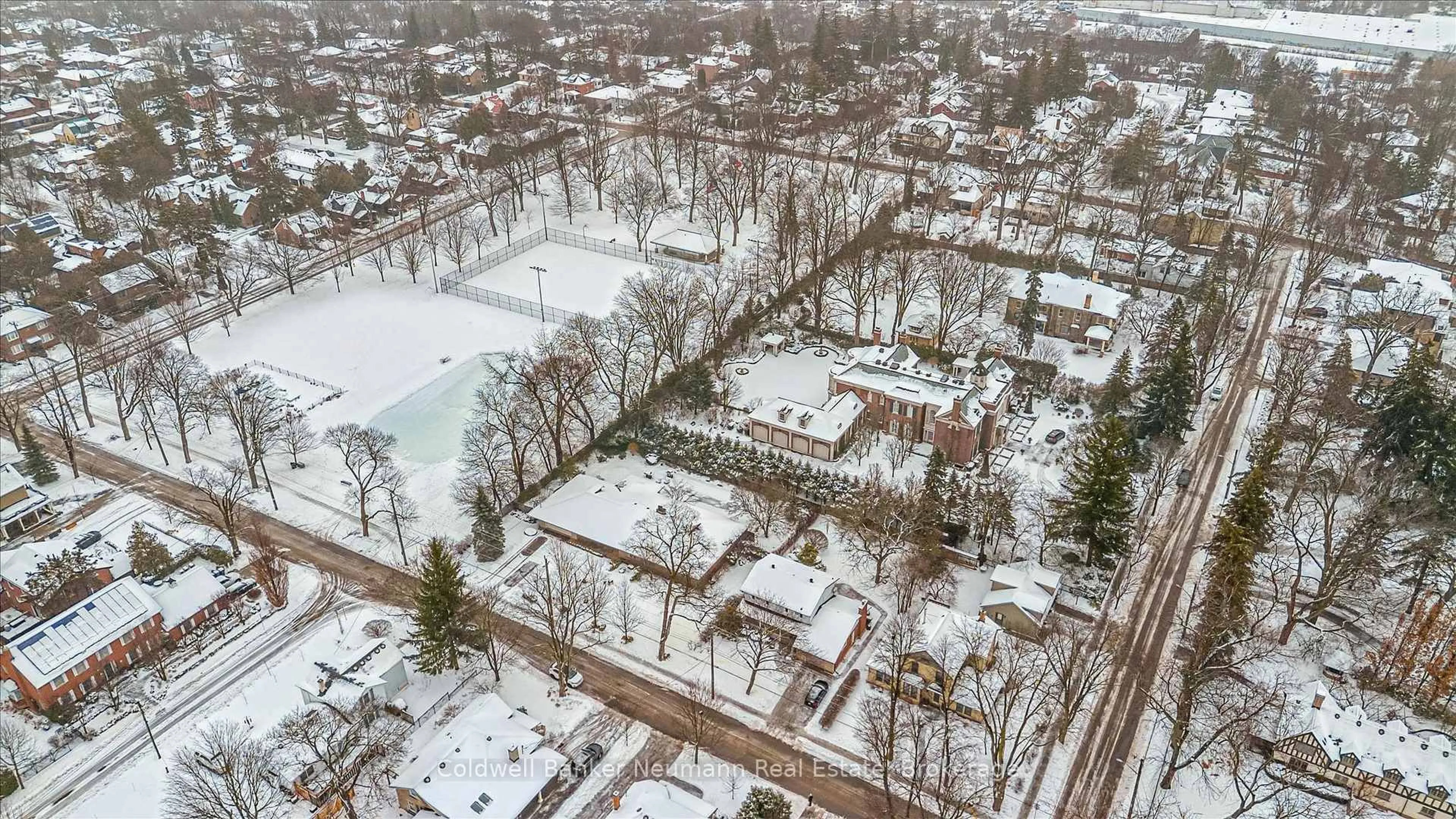 A pic from outside/outdoor area/front of a property/back of a property/a pic from drone, street for 115 Palmer St, Guelph Ontario N1E 2R2