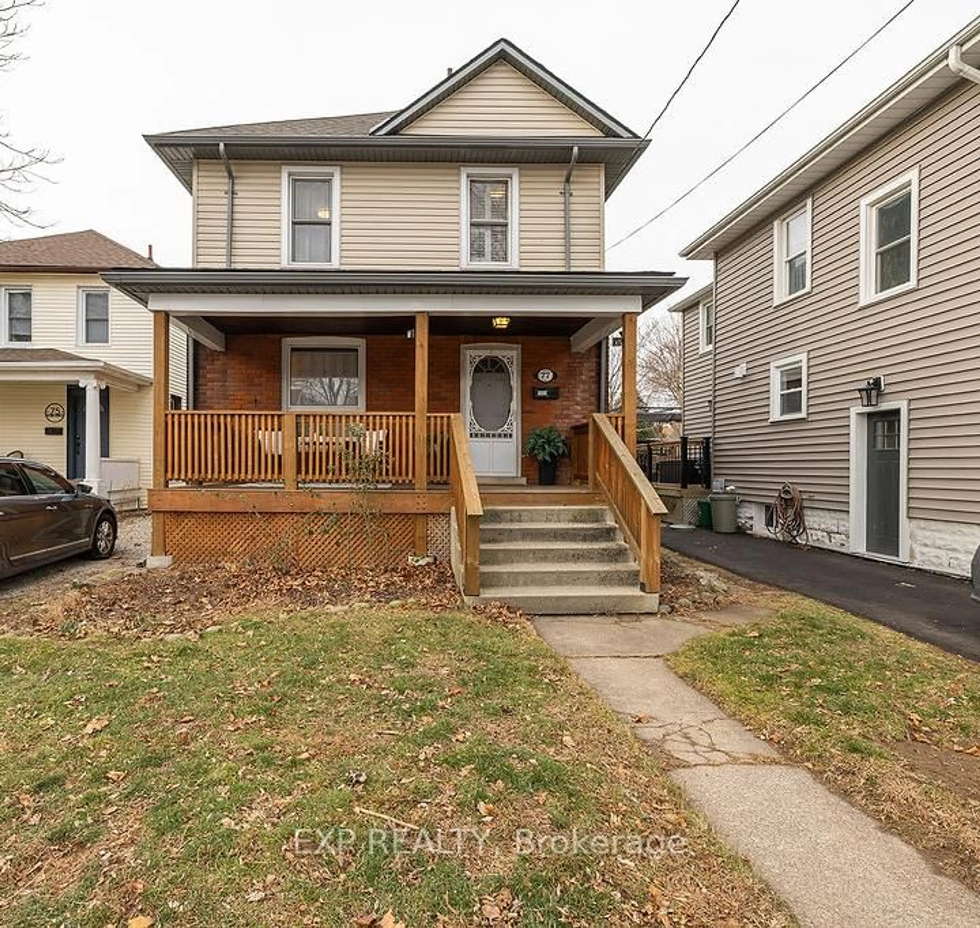 Home with vinyl exterior material, street for 77 York St, St. Catharines Ontario L2R 6C8