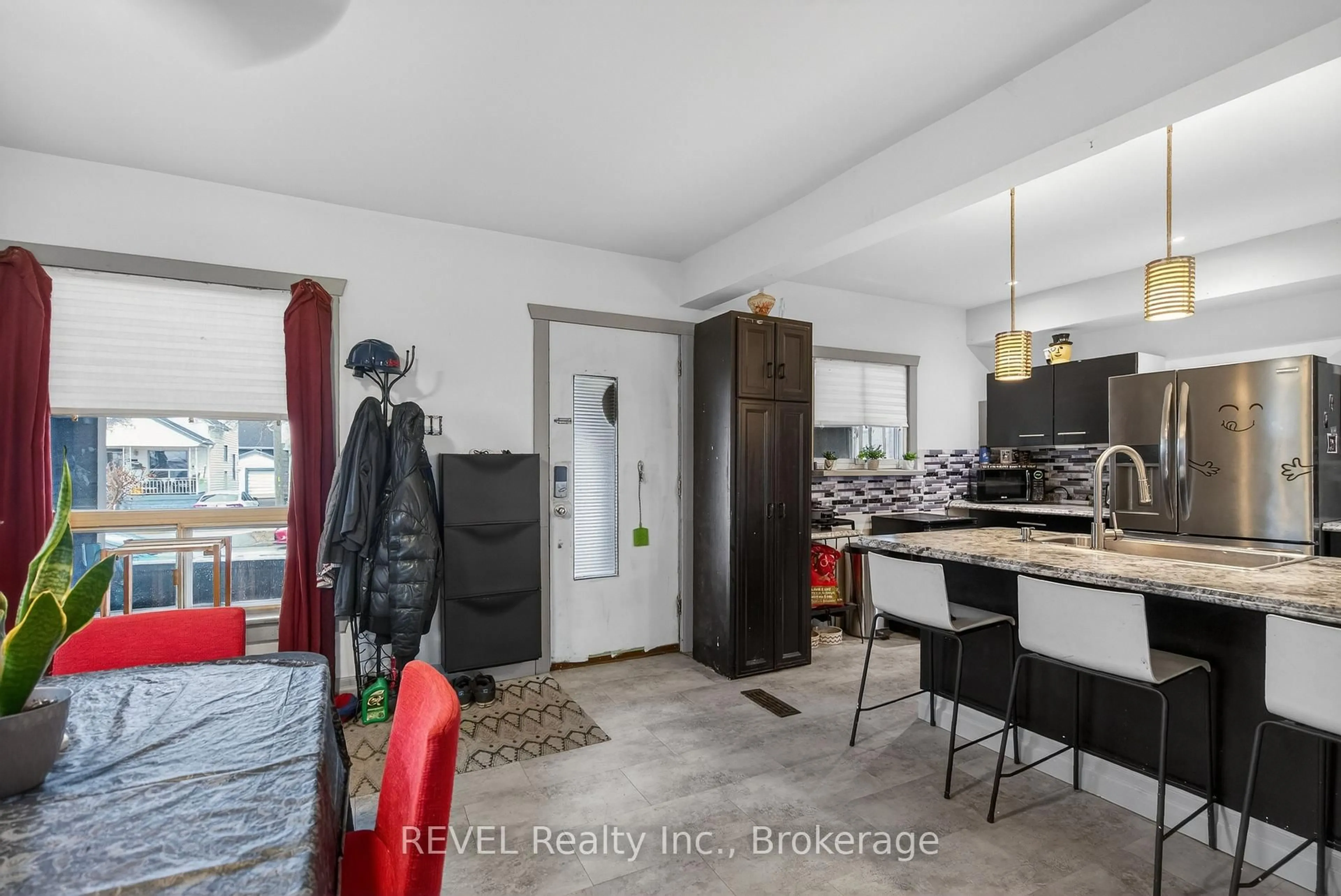 Open concept kitchen, unknown for 33 Cozy St, Welland Ontario L3B 4G7