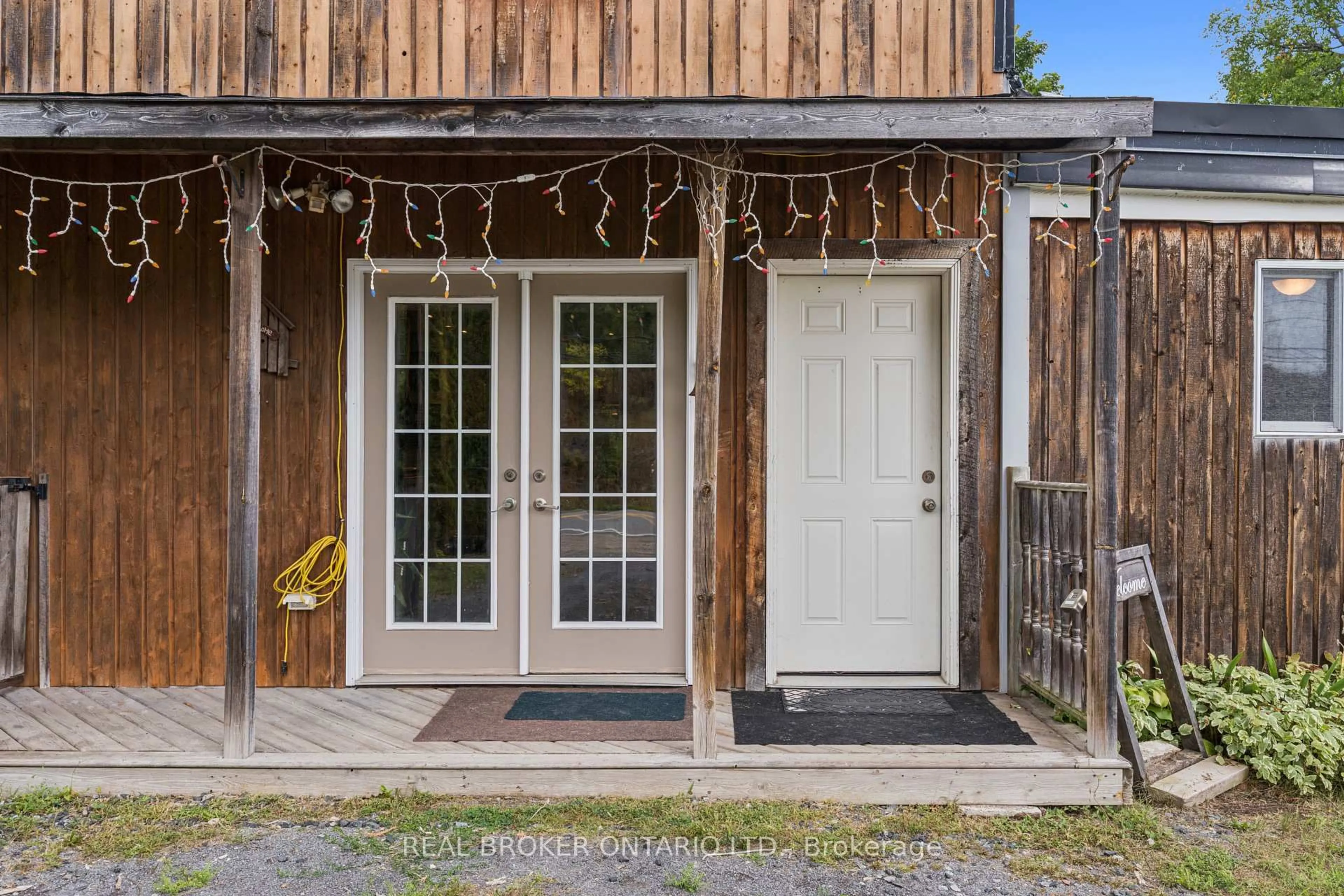 Indoor entryway for 2880 HWY 511, Lanark Ontario K0G 1K0