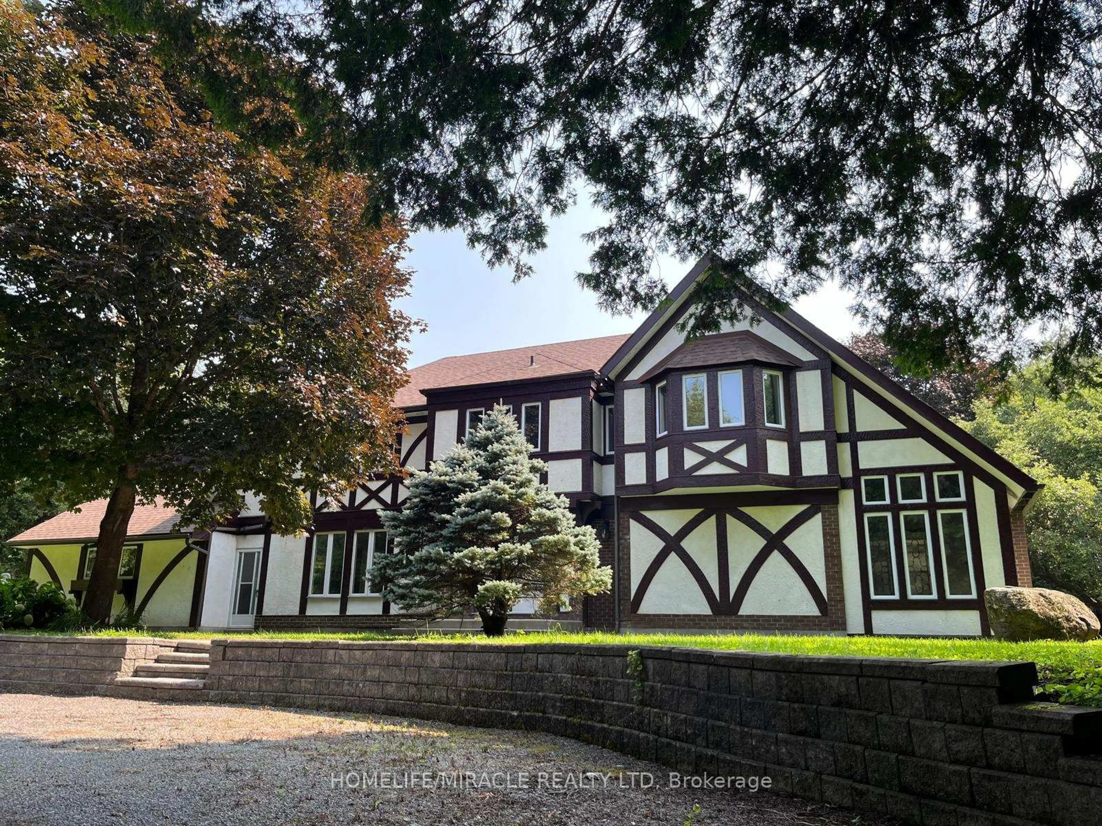 A pic from outside/outdoor area/front of a property/back of a property/a pic from drone, street for 1929 8th Line Rd, Metcalfe Ontario K0A 2P0