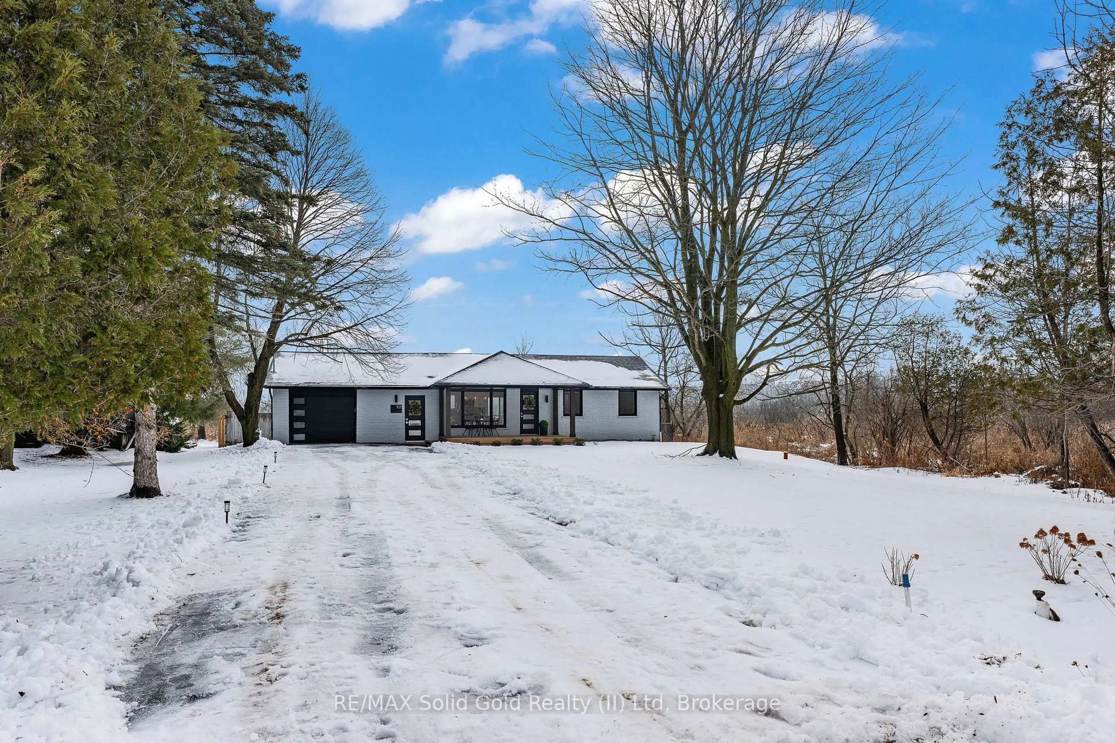 A pic from outside/outdoor area/front of a property/back of a property/a pic from drone, street for 72 Harts Lane, Guelph Ontario N1G 4W9