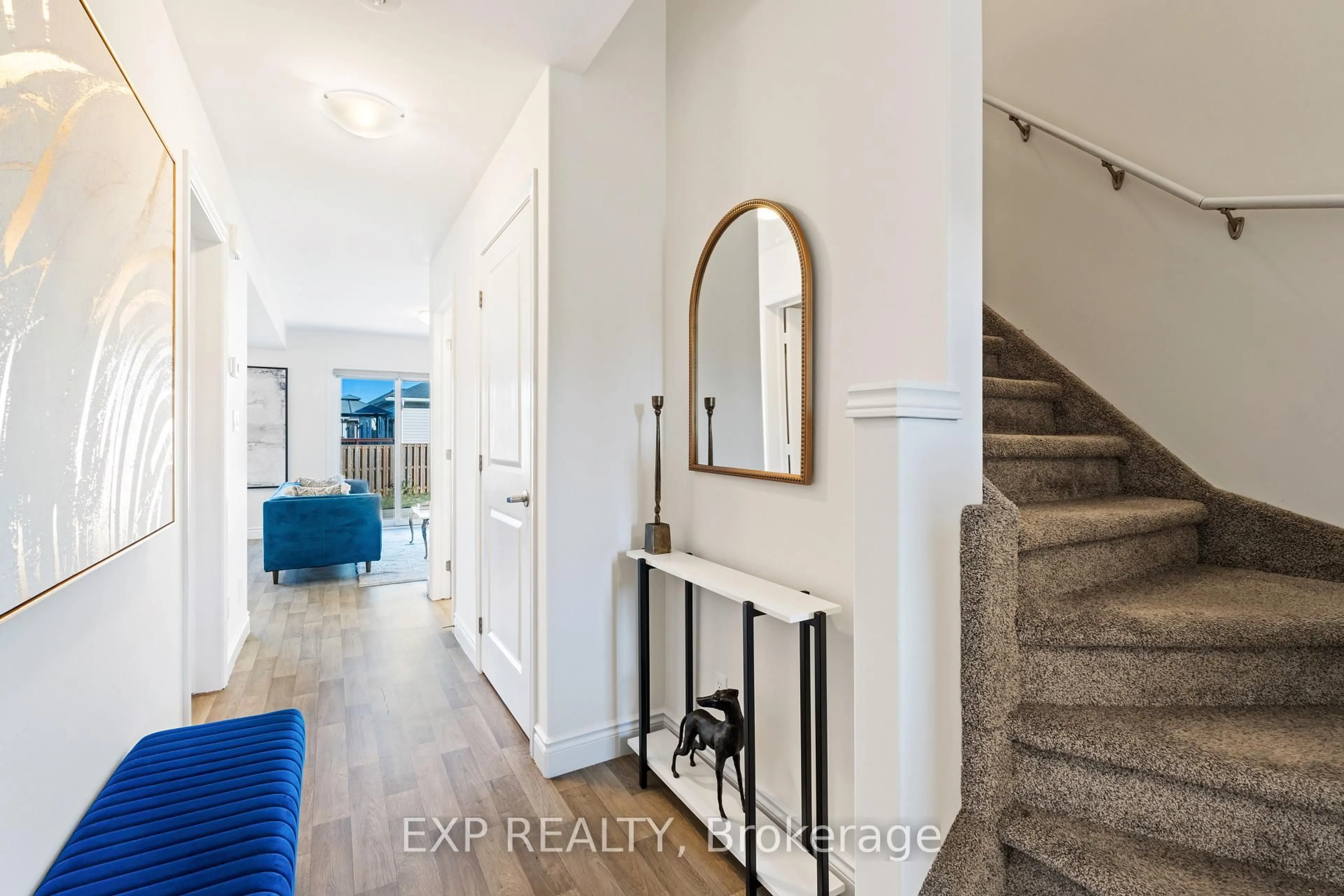 Indoor entryway for 10 Cobblestone St, Belleville Ontario K8P 0E4