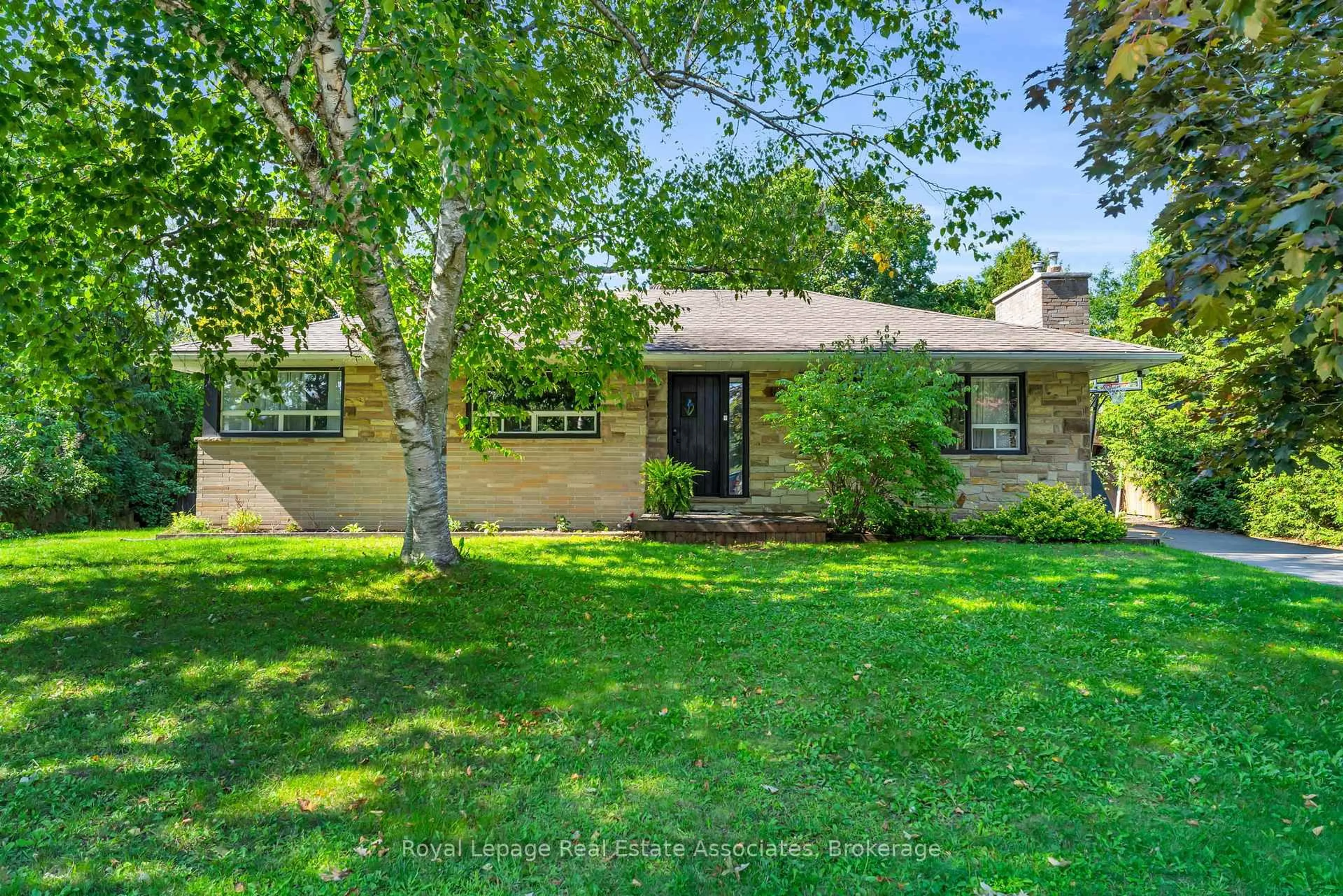 Unknown for 16 Carberry St, Erin Ontario N0B 1T0