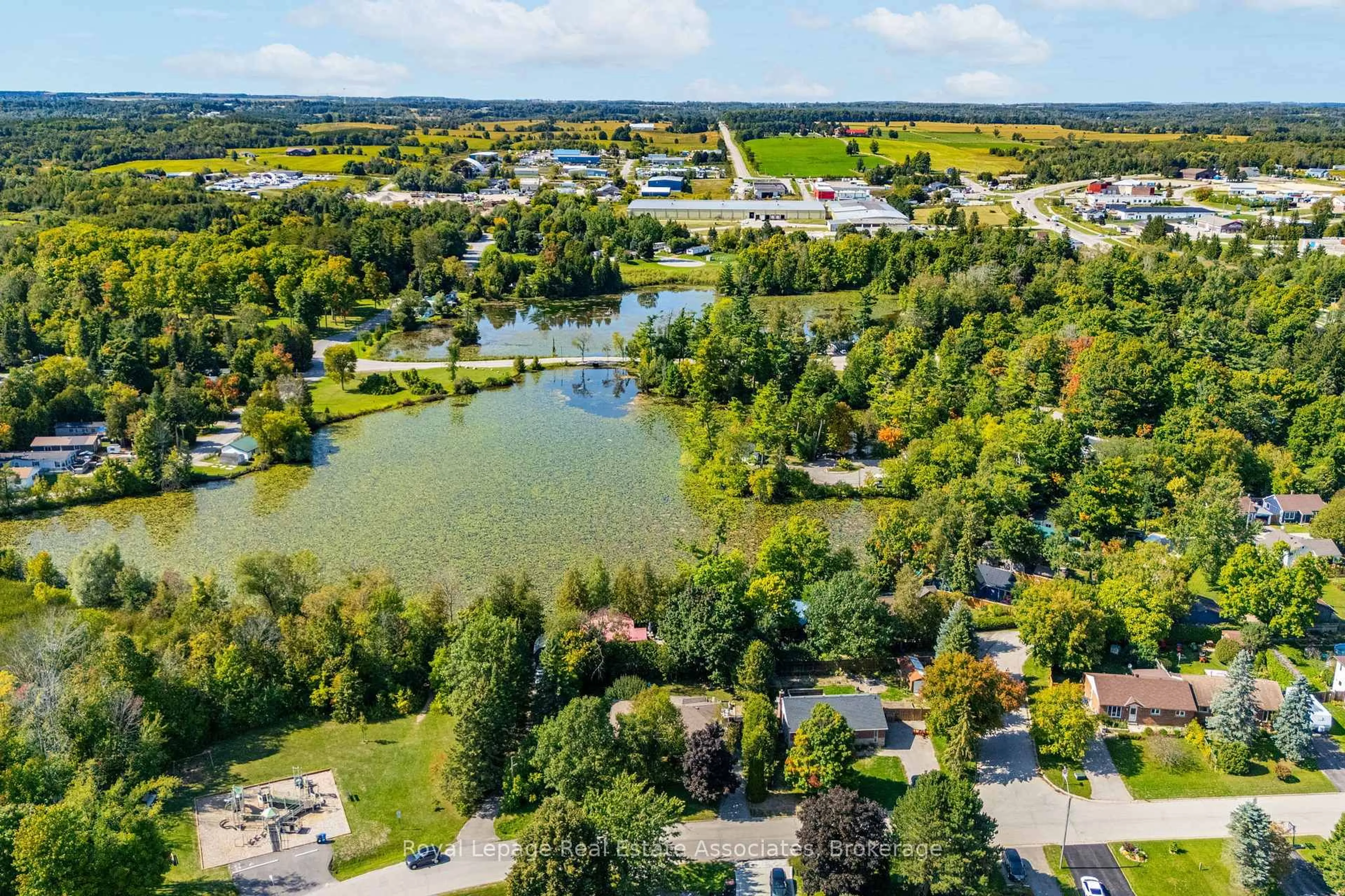 A pic from outside/outdoor area/front of a property/back of a property/a pic from drone, water/lake/river/ocean view for 16 Carberry St, Erin Ontario N0B 1T0