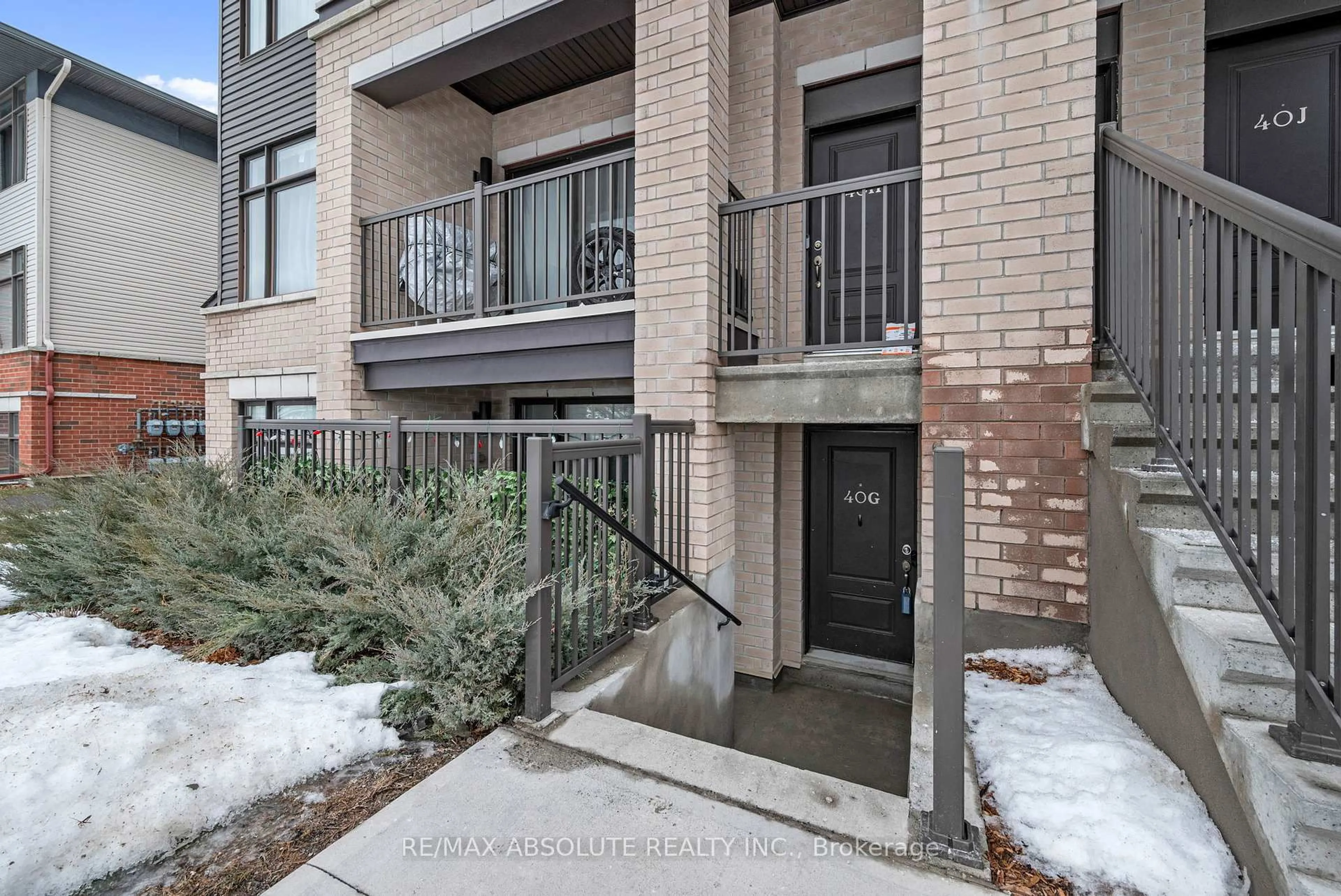 Unknown for 40 Jaguar Private #G, Ottawa Ontario K2V 0J2