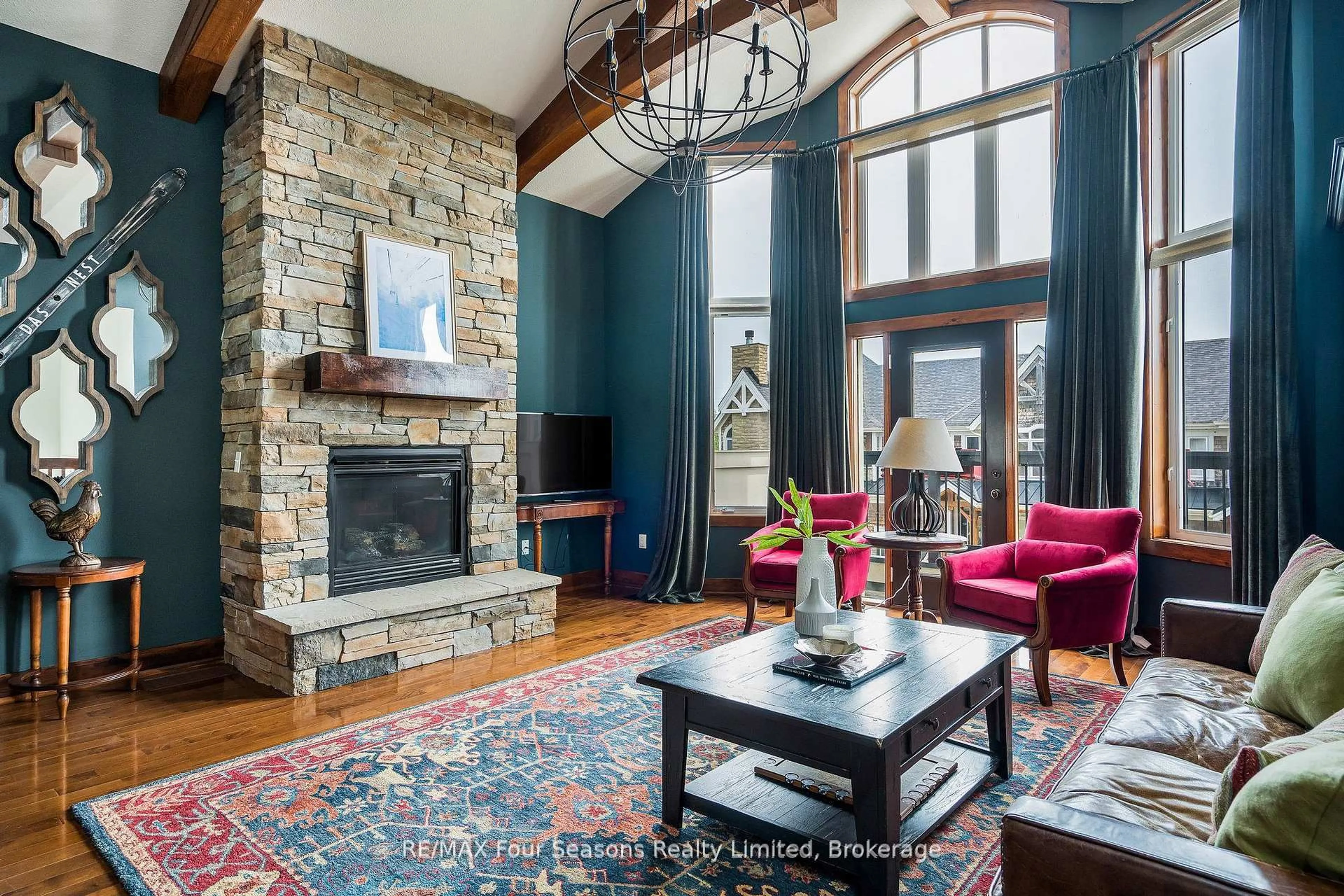 Living room with furniture, unknown for 106 Venture Blvd, Blue Mountains Ontario L9Y 0B6