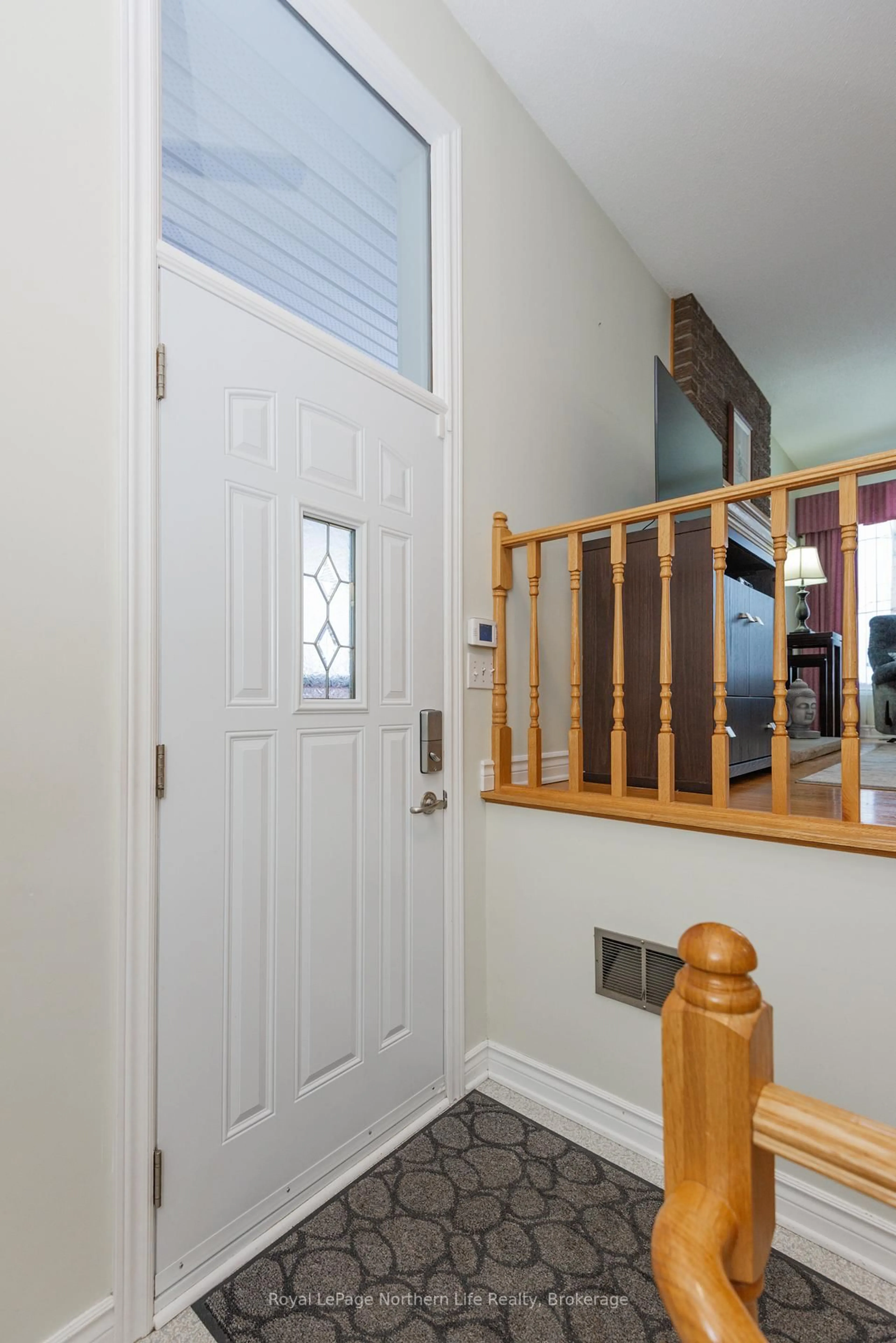 Indoor entryway for 5 Strathcona Dr, North Bay Ontario P1A 2M5