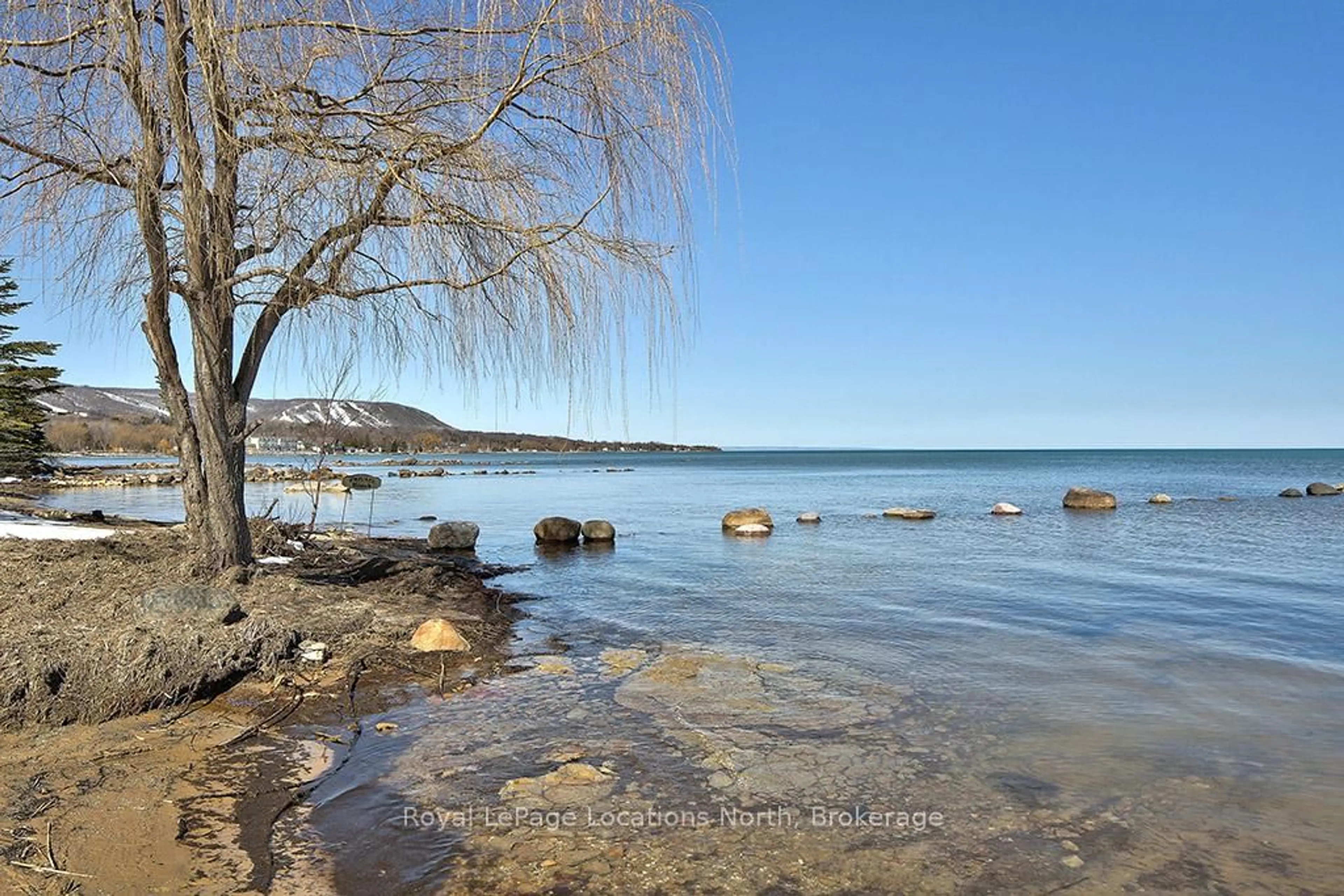 Patio, water/lake/river/ocean view for 102 Fraser Cres, Blue Mountains Ontario L9Y 0M8