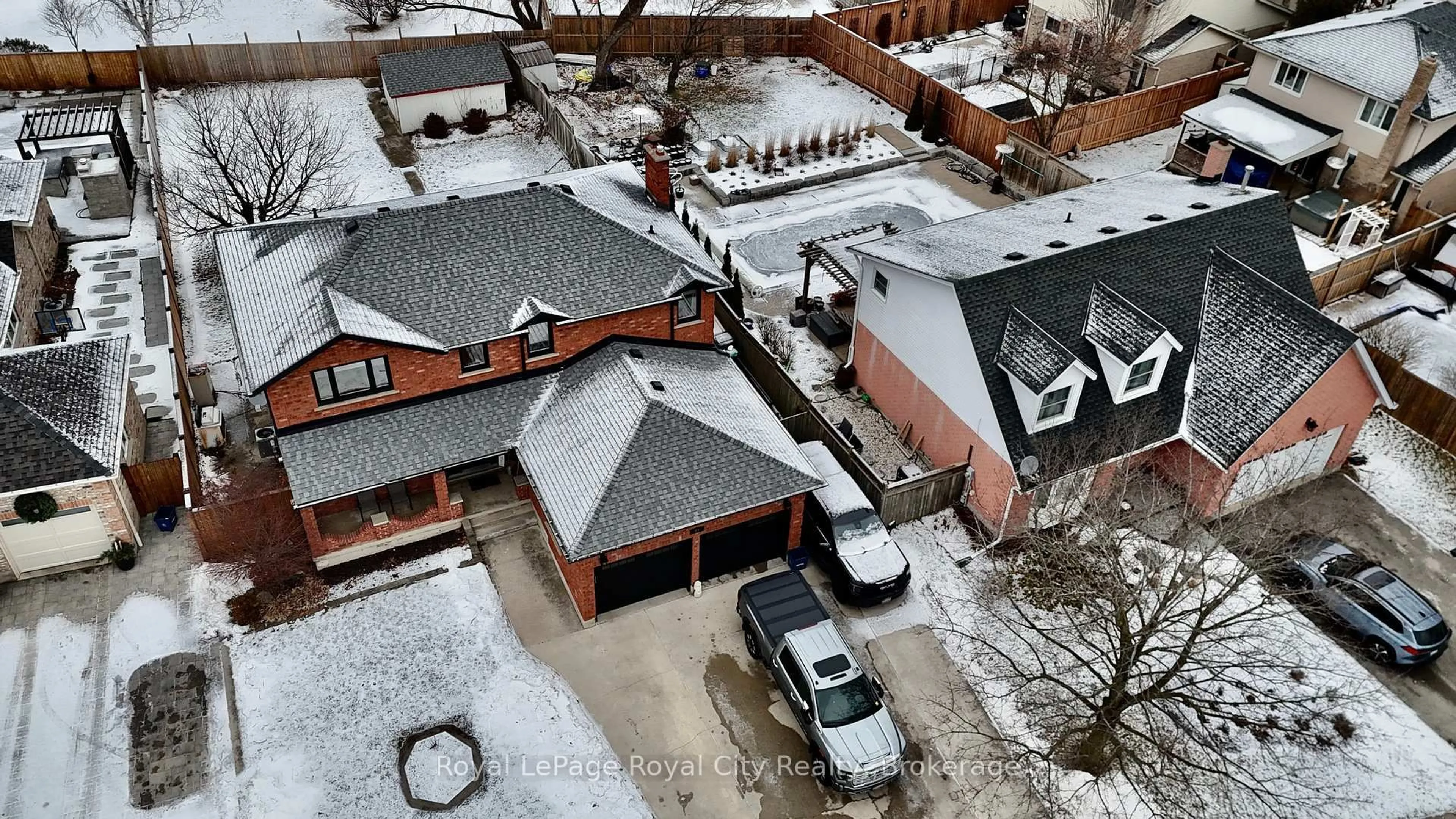 A pic from outside/outdoor area/front of a property/back of a property/a pic from drone, city buildings view from balcony for 82 Gunn Ave, Cambridge Ontario N3C 3J7