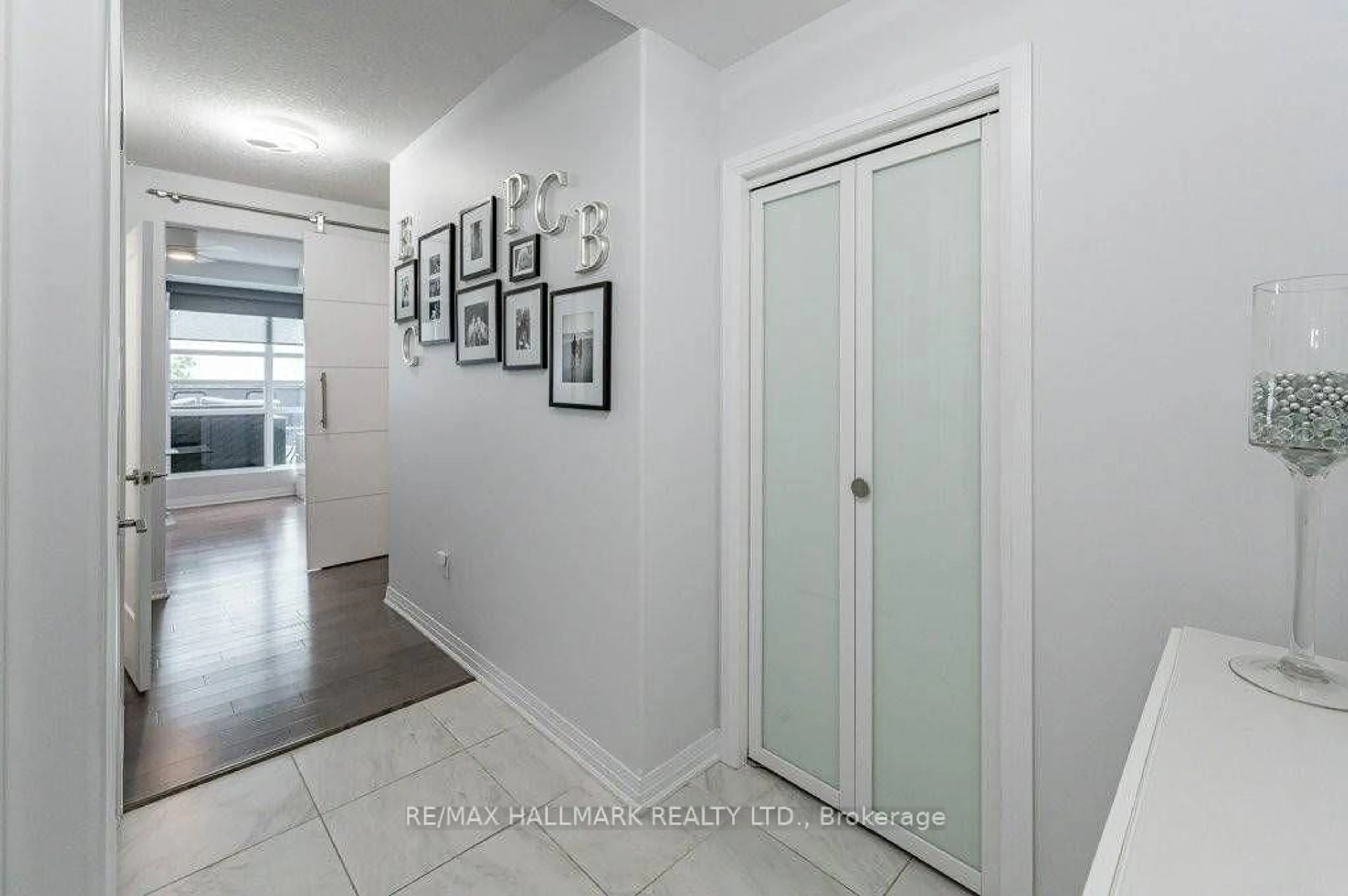 Indoor entryway for 10 Concord Pl #409, Grimsby Ontario L3M 0G6