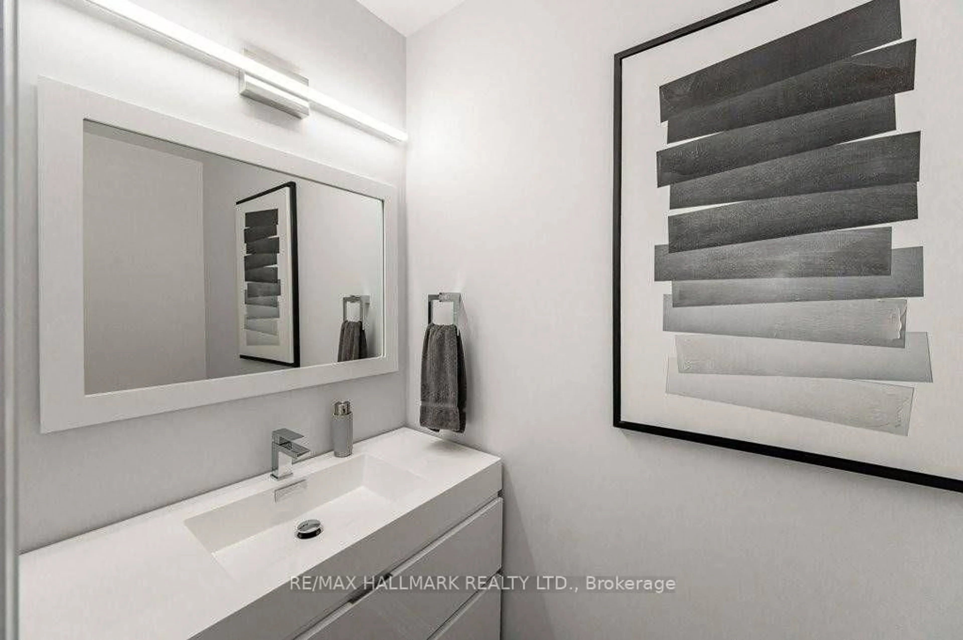 Standard bathroom, ceramic/tile floor for 10 Concord Pl #409, Grimsby Ontario L3M 0G6