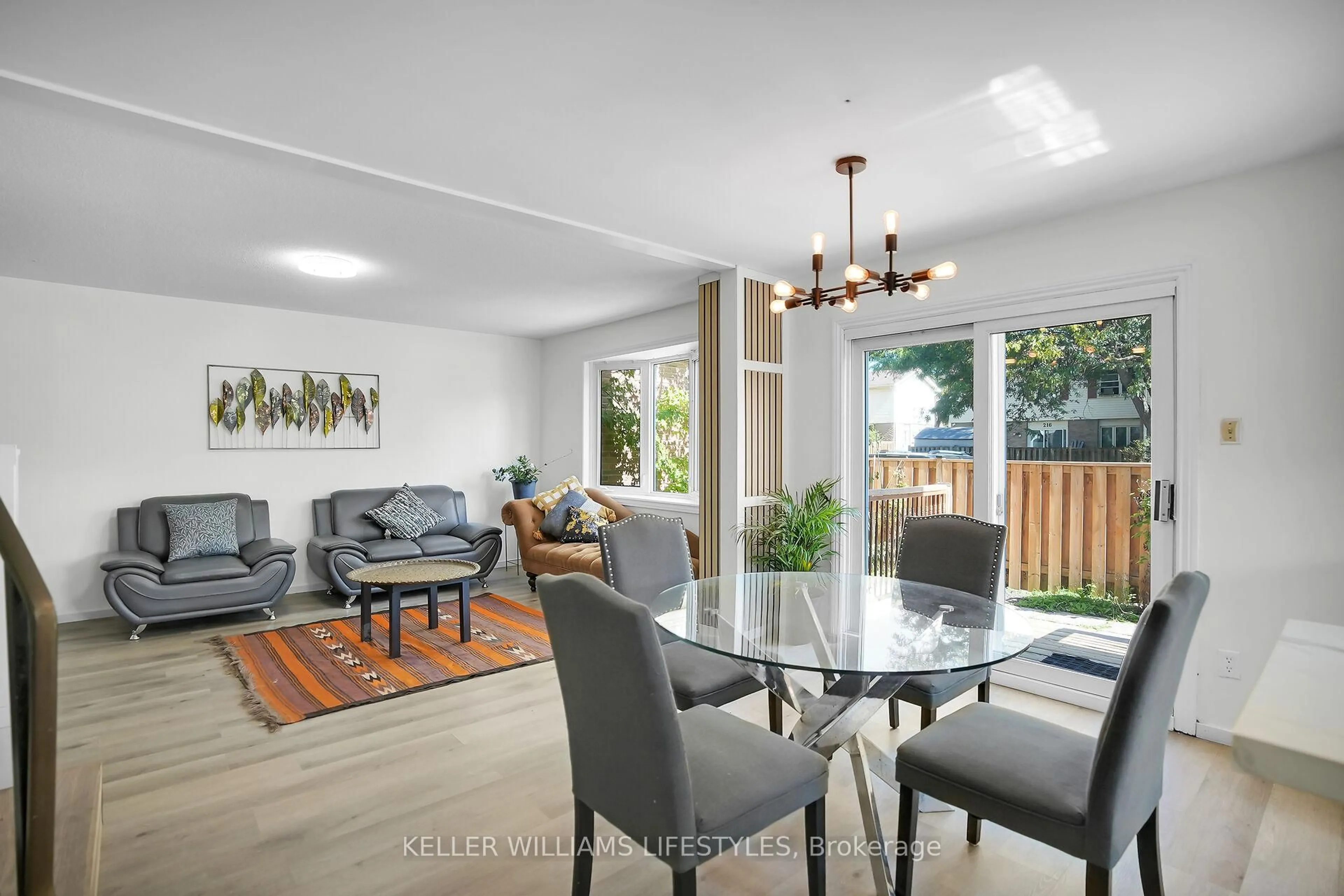 Unknown for 230 Clarke Rd #4, London East Ontario N5W 5P5