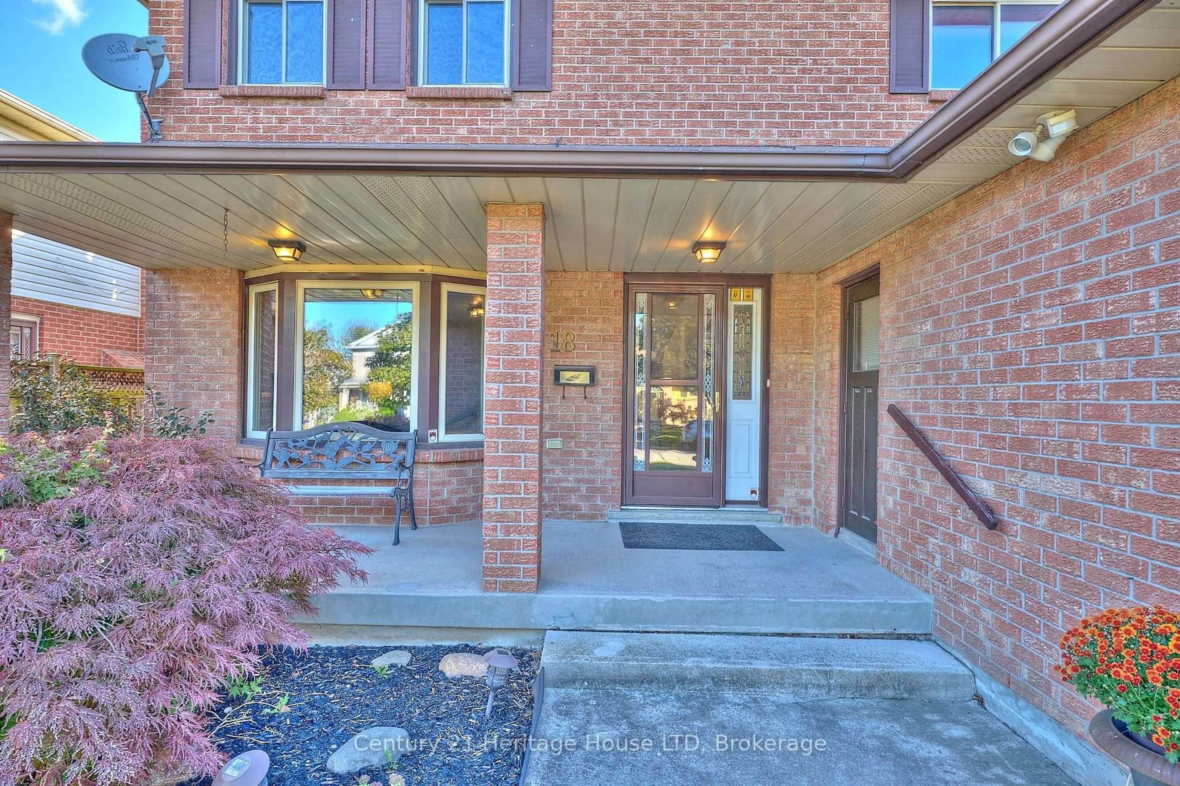 Unknown for 18 Bascary Cres, St. Catharines Ontario L2S 3M8