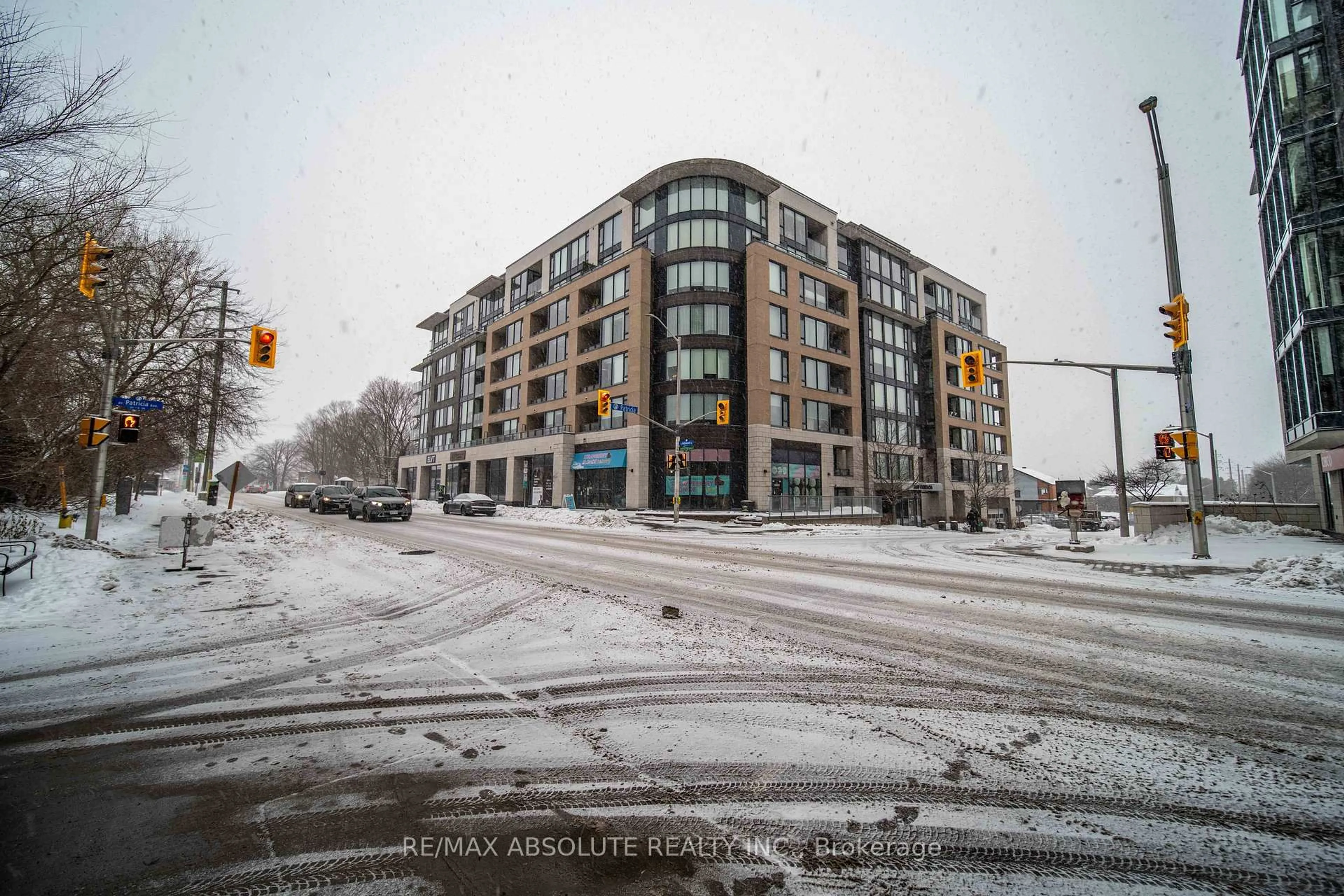 Blurry image for 360 Patricia Ave #607, Ottawa Ontario K1Z 0A8