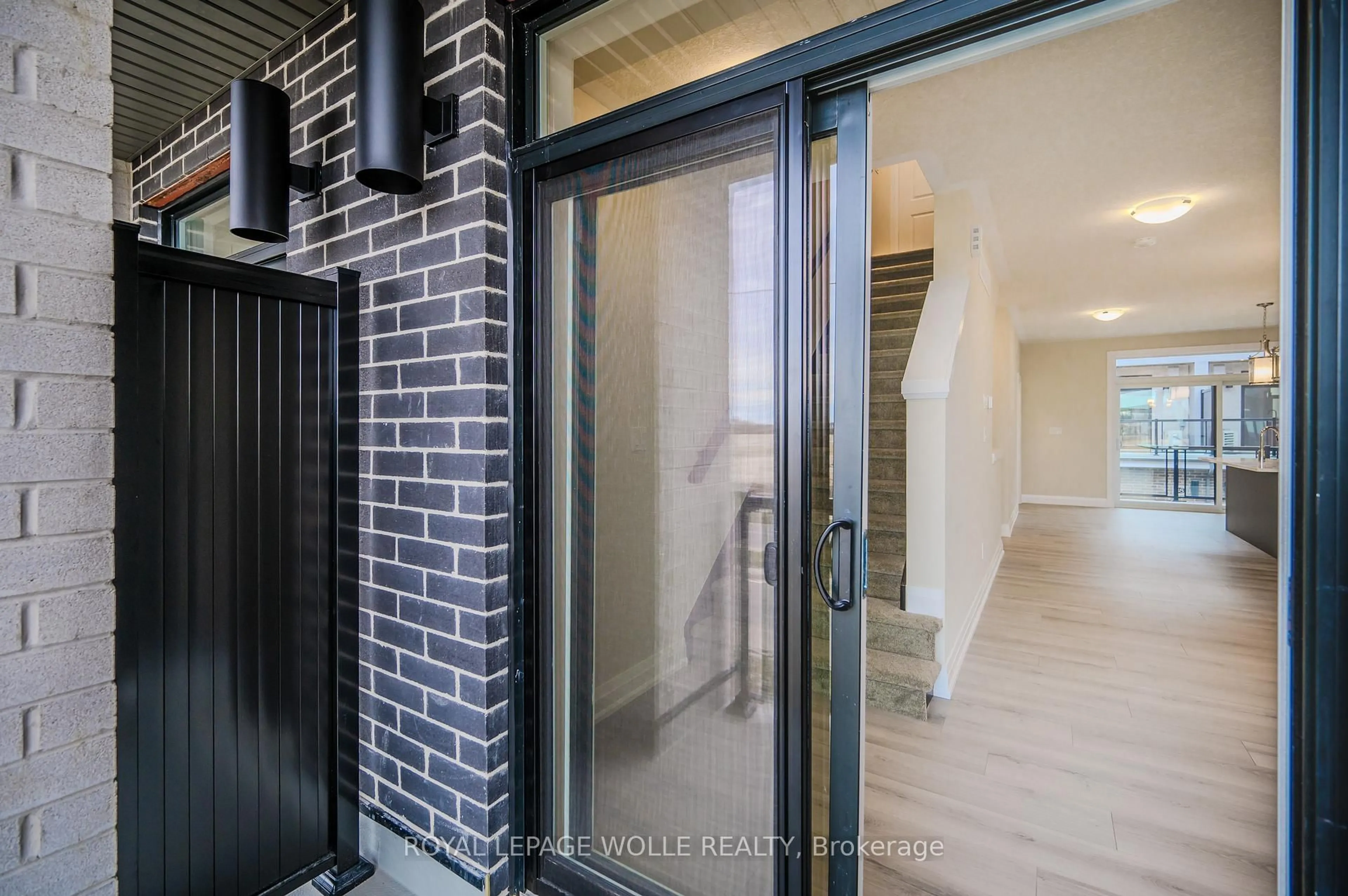 Indoor entryway for 271 Grey Silo Rd #67, Waterloo Ontario N2K 0E9