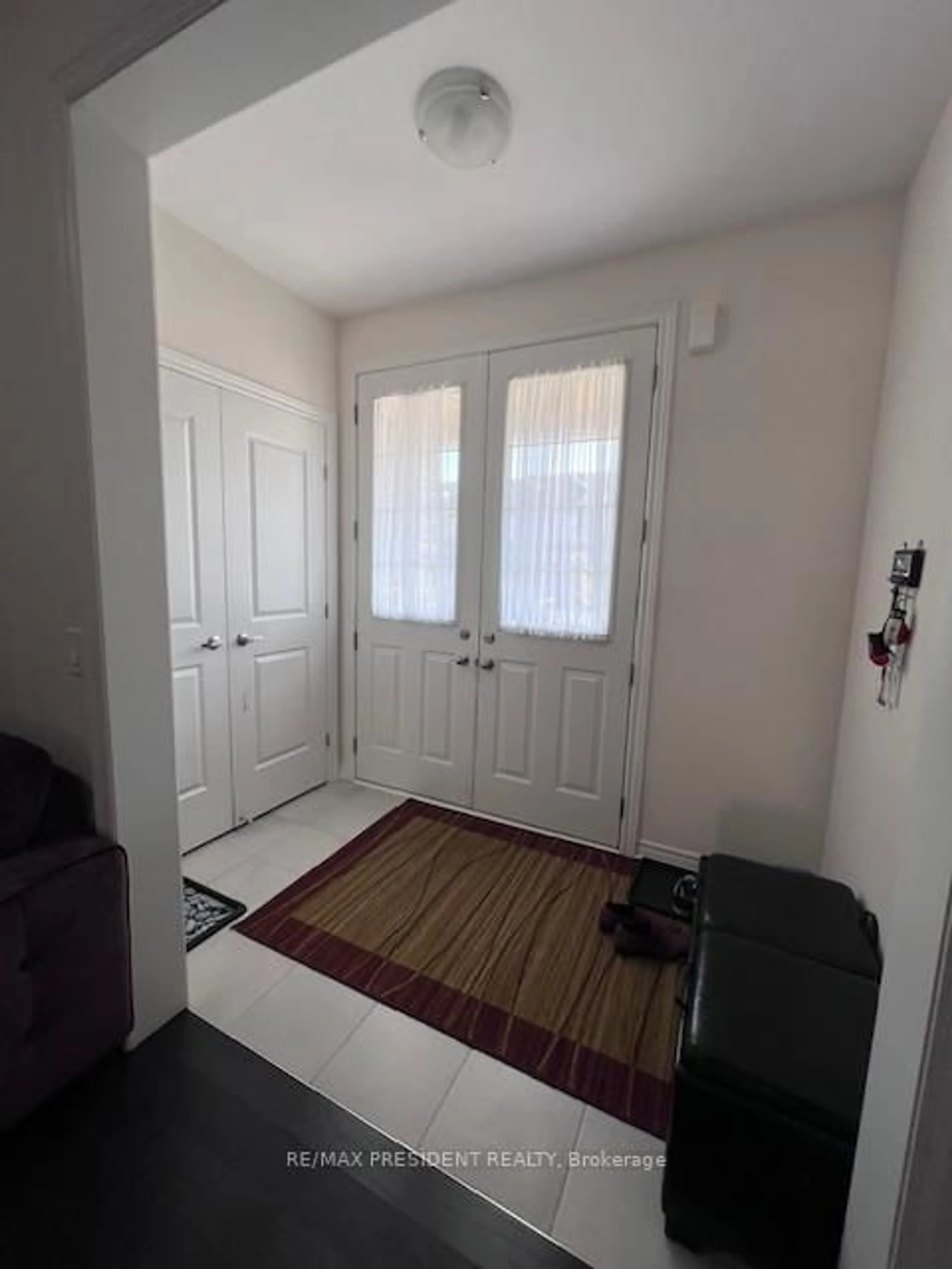 Indoor entryway for 50 Beasley Grve, Hamilton Ontario L9G 3K9