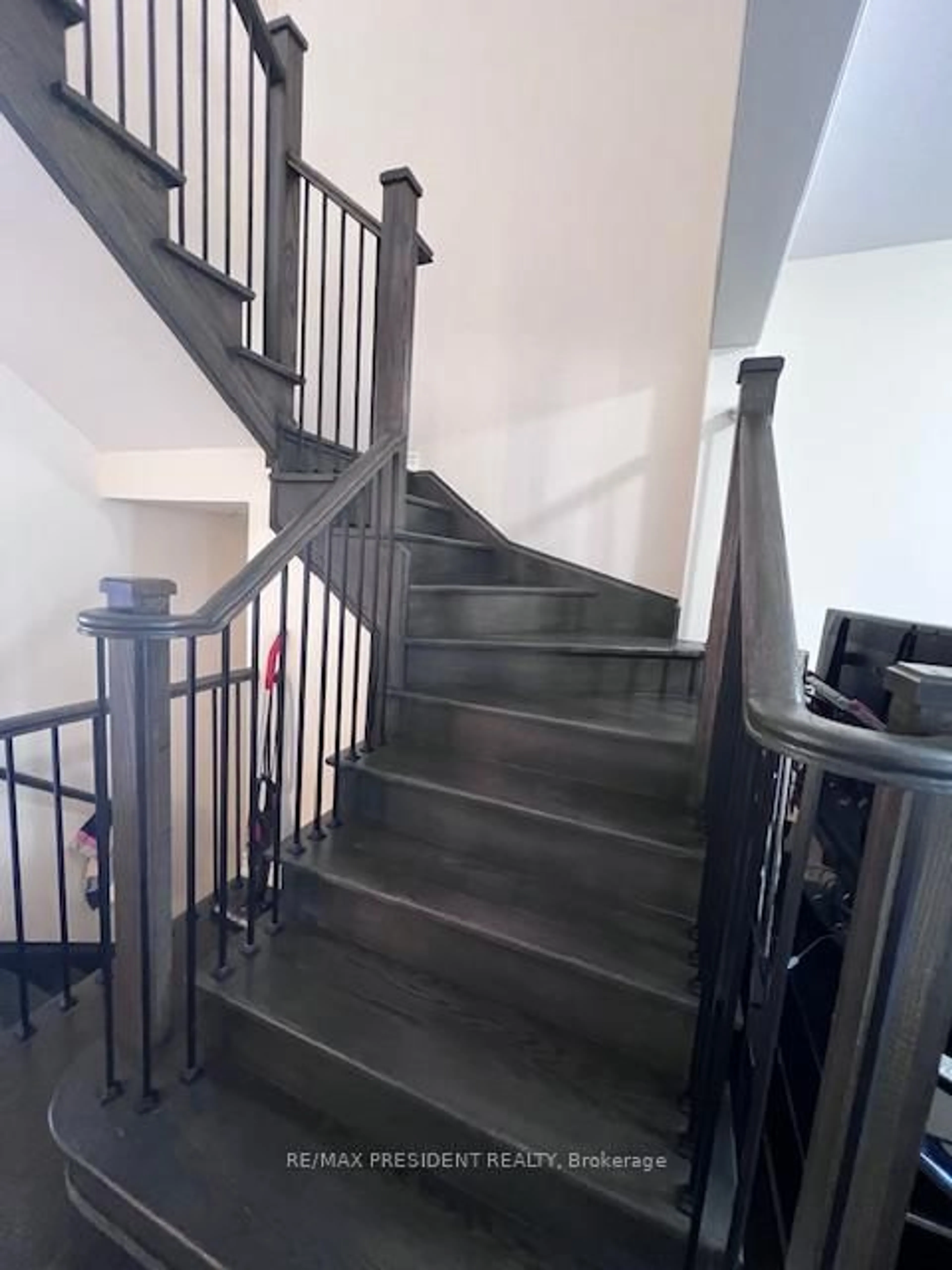 Stairs for 50 Beasley Grve, Hamilton Ontario L9G 3K9