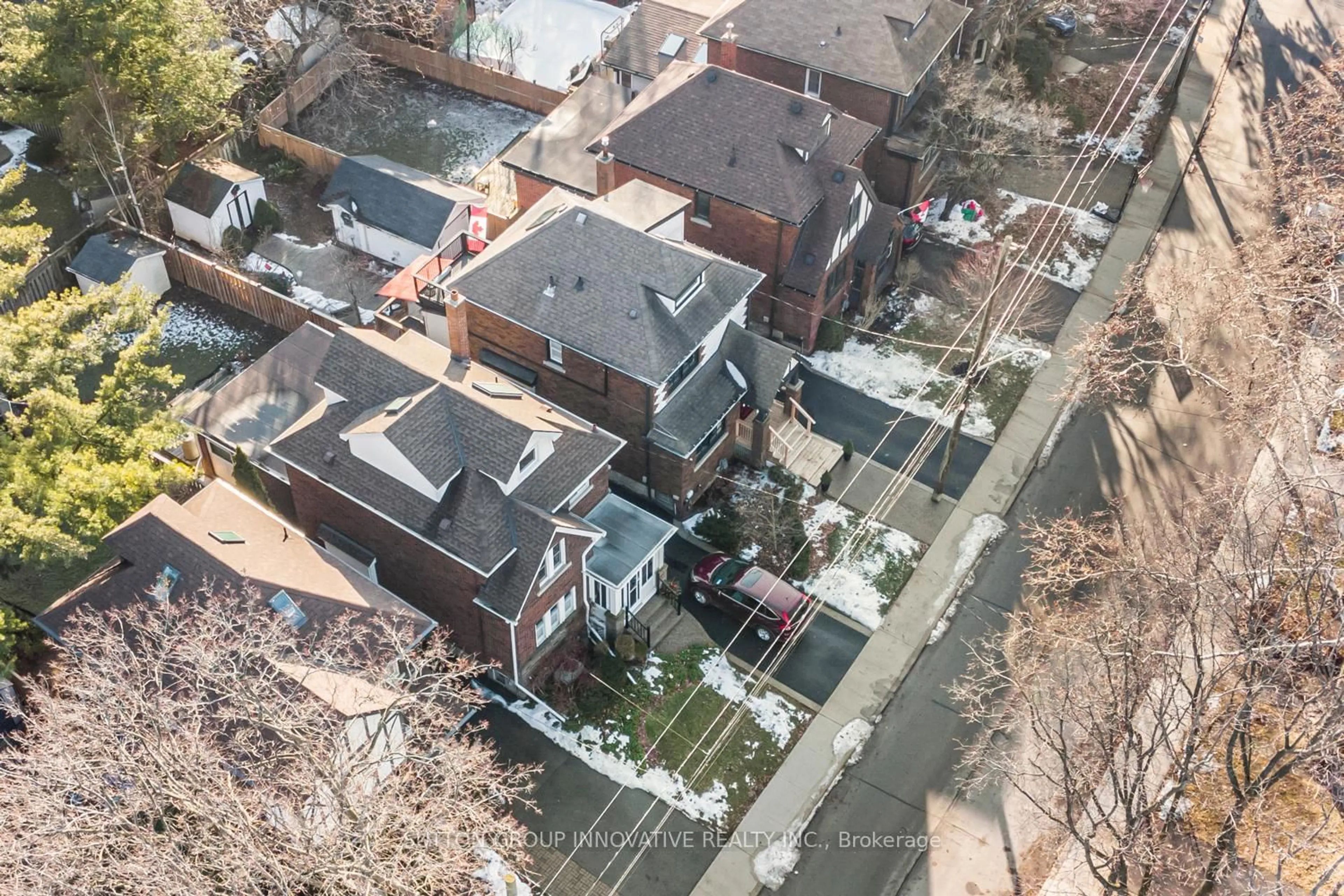 A pic from outside/outdoor area/front of a property/back of a property/a pic from drone, street for 170 Haddon Ave, Hamilton Ontario L8S 4A6