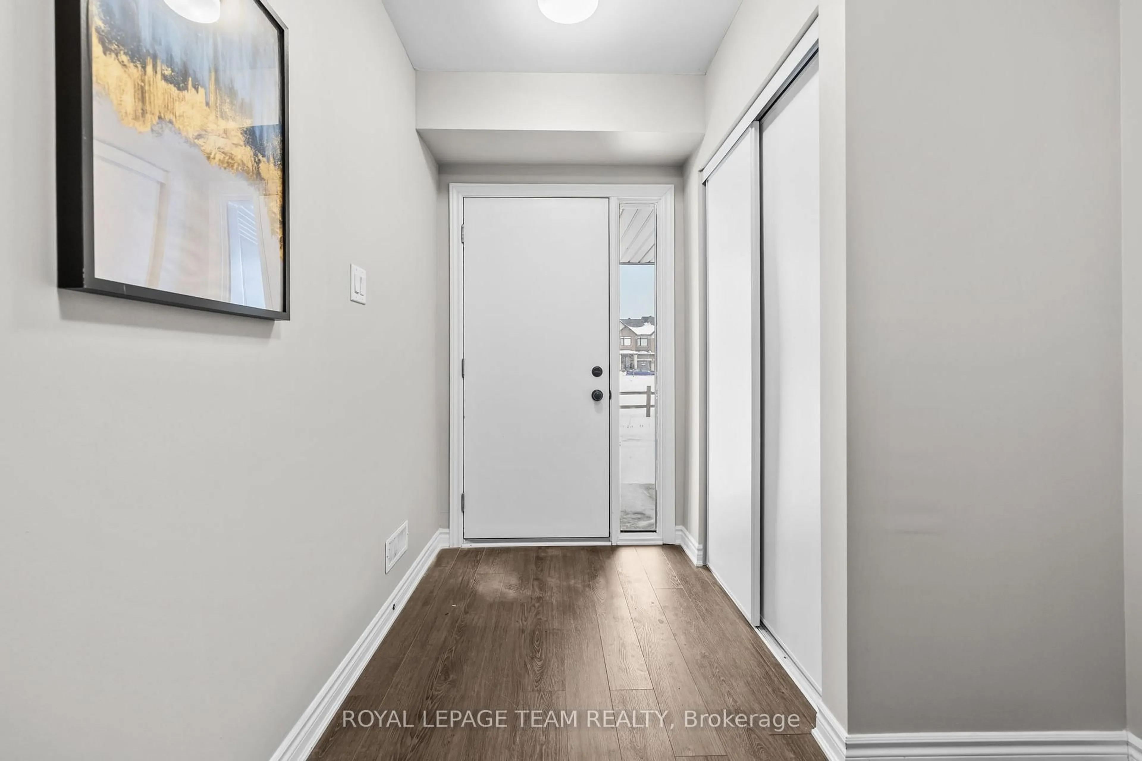 Indoor entryway for 104 Kyanite Lane, Ottawa Ontario K2J 7B5