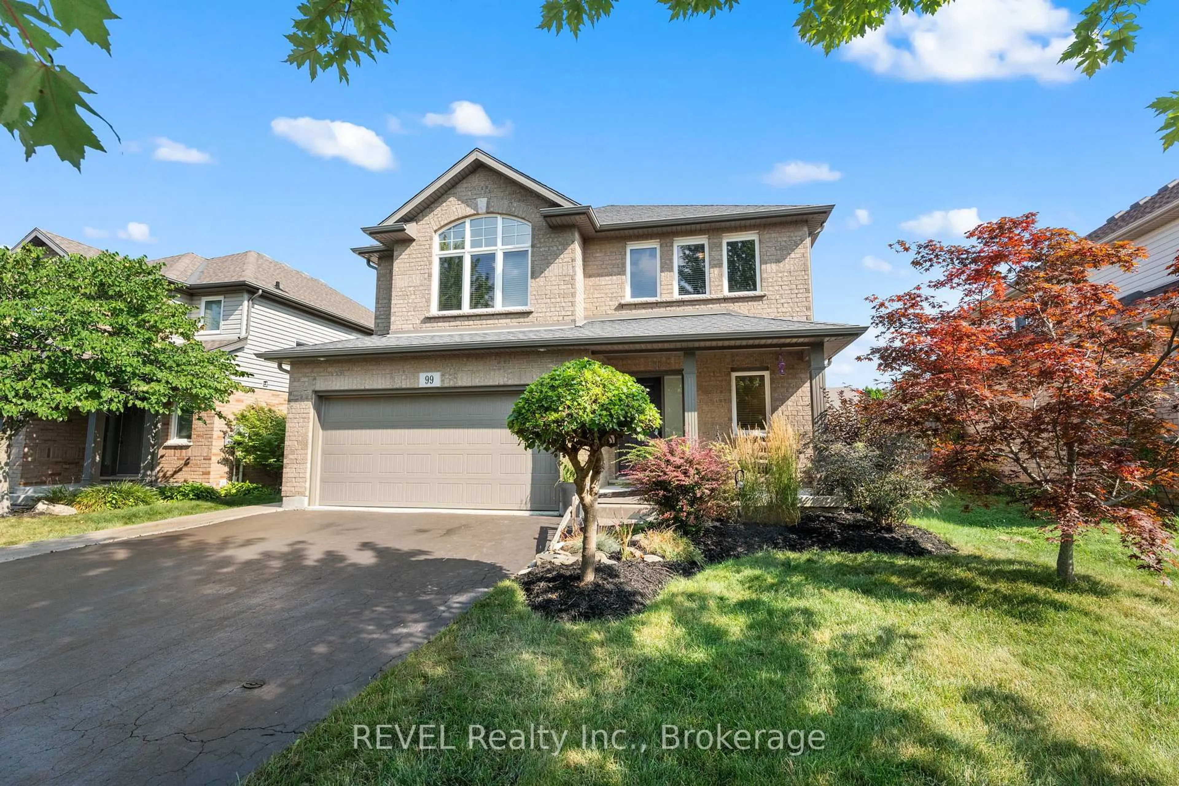 Home with vinyl exterior material, street for 99 Loretta Dr, Niagara-on-the-Lake Ontario L0S 1T0