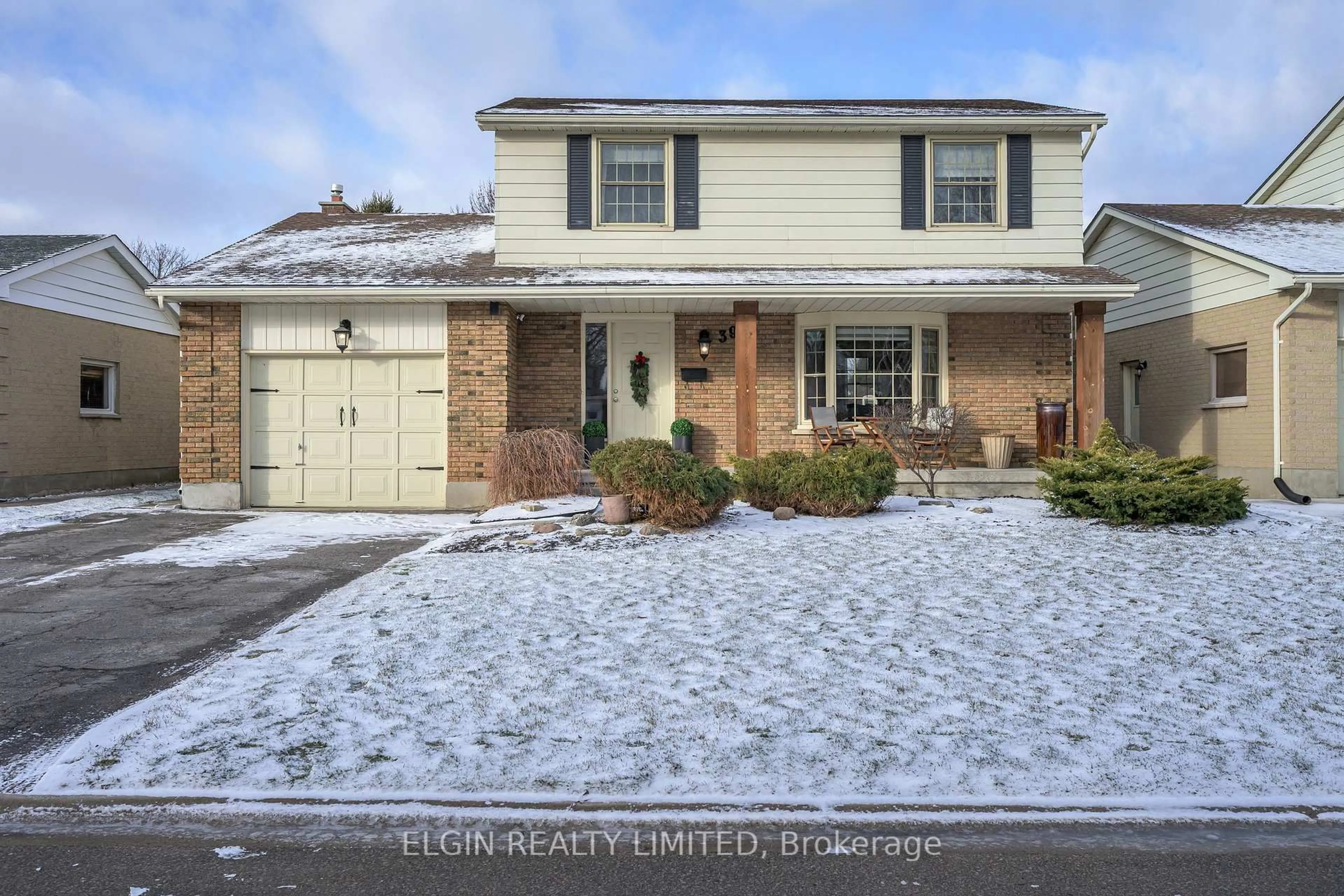 Home with brick exterior material, street for 39 LUTON Cres, St. Thomas Ontario N5R 5J9