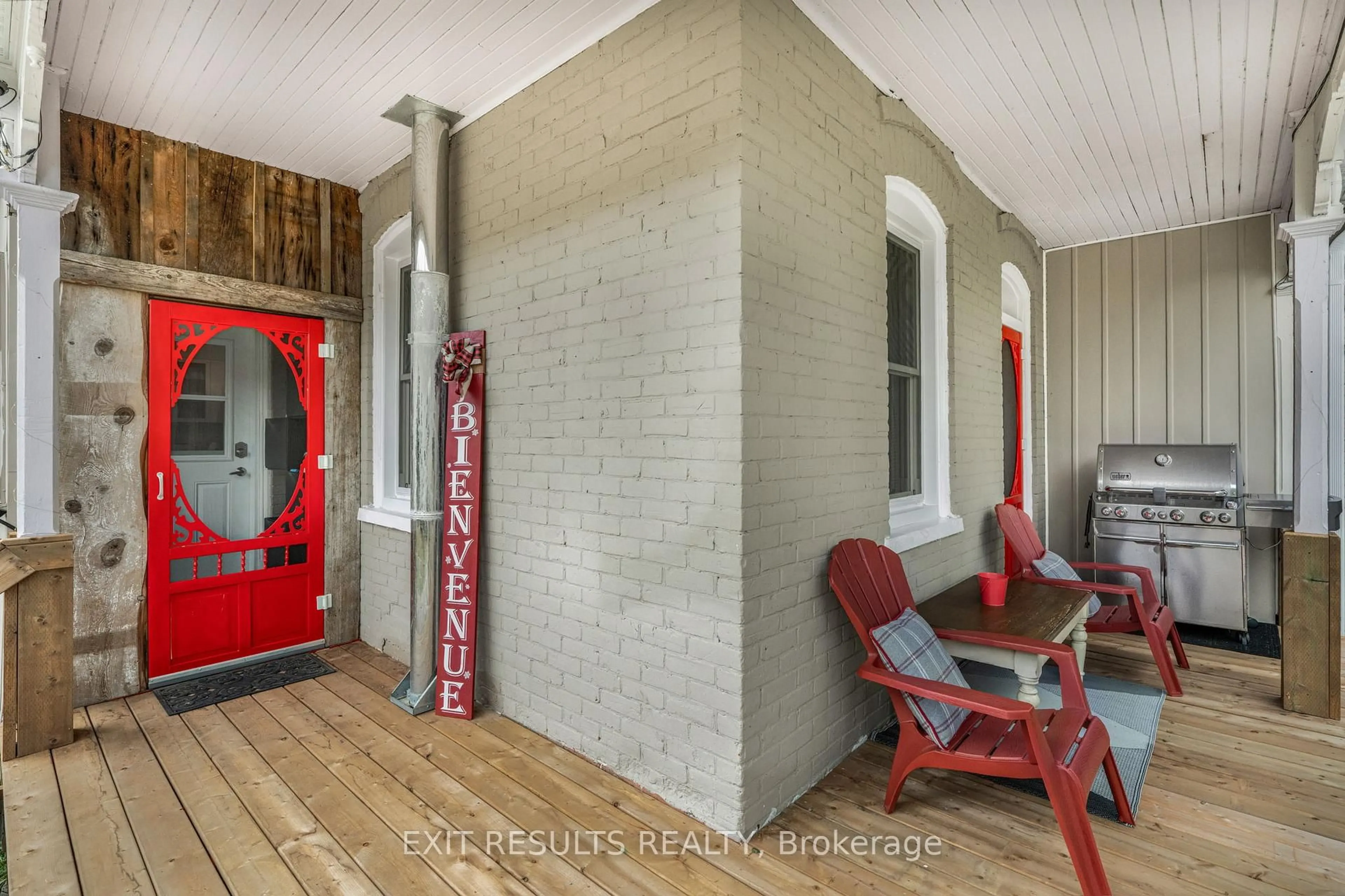 Indoor entryway for 17980 Macleod Rd, North Stormont Ontario K0C 1T0