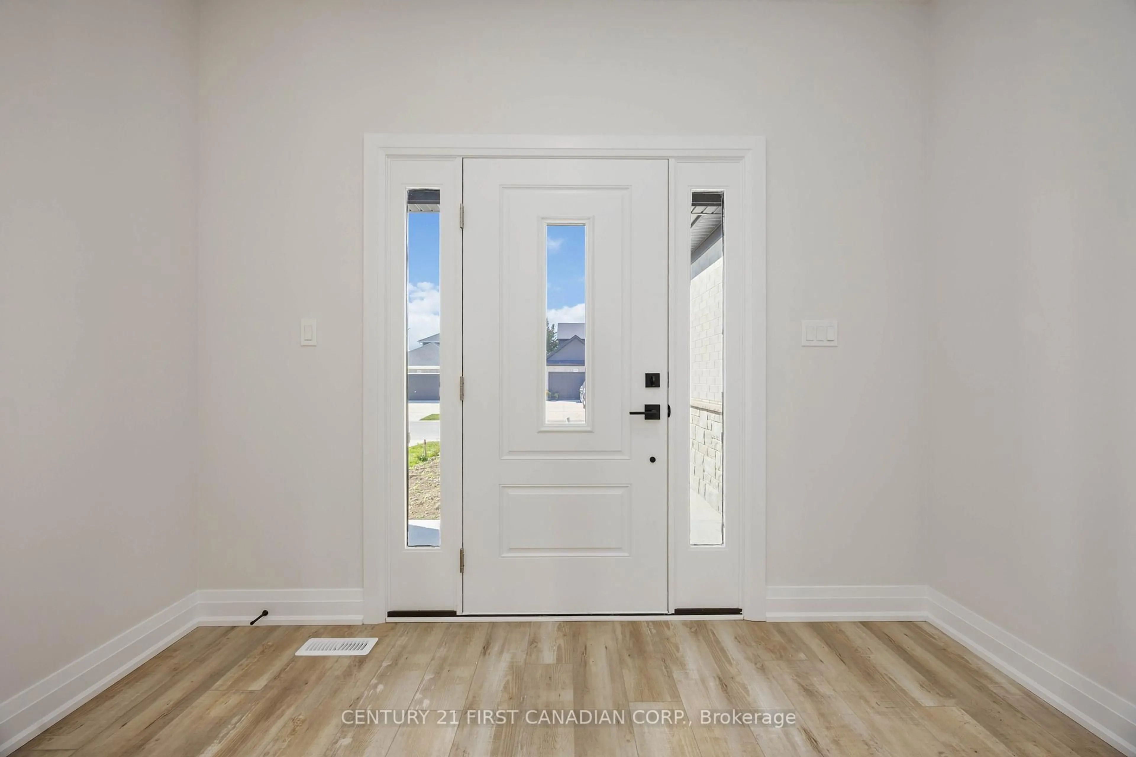 Indoor entryway for 644 Ketter Way, Plympton-Wyoming Ontario N0N 1T0